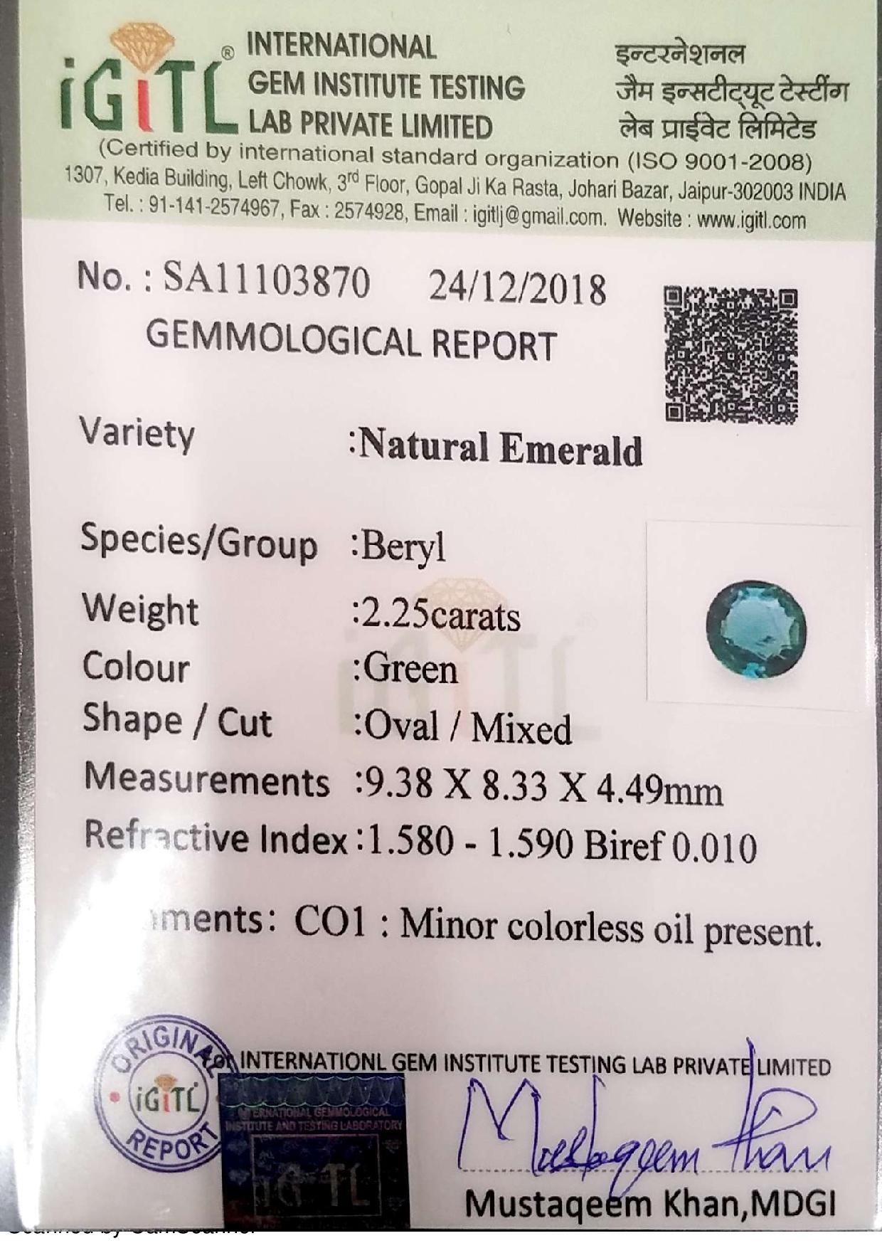 Oval Cut 2.25 Ct Weight Oval Shaped Green Color IGITL Certified Emerald Gemstone Pendant For Sale
