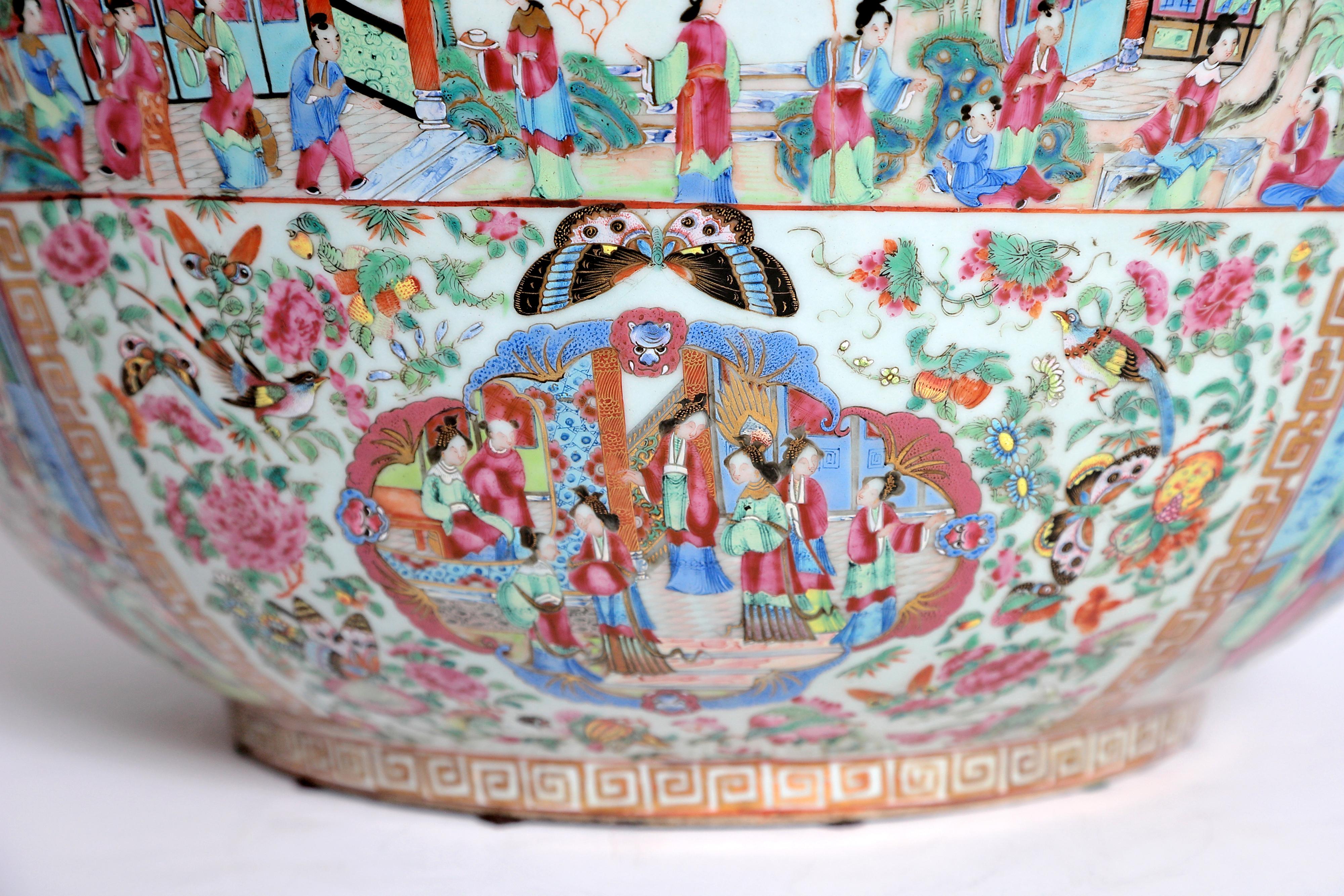 Large Scale Punch Bowl / Chinese Export Rose Medallion 6