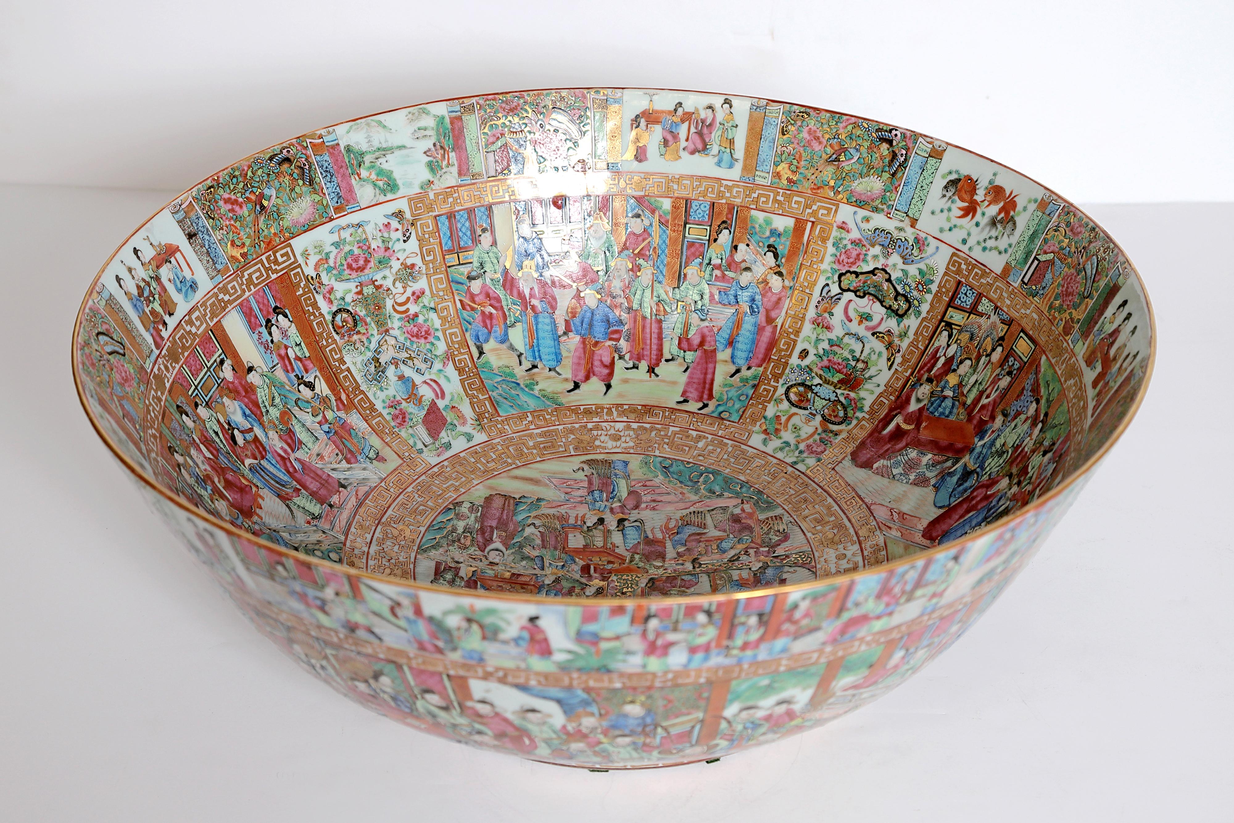 Large Scale Punch Bowl / Chinese Export Rose Medallion 9