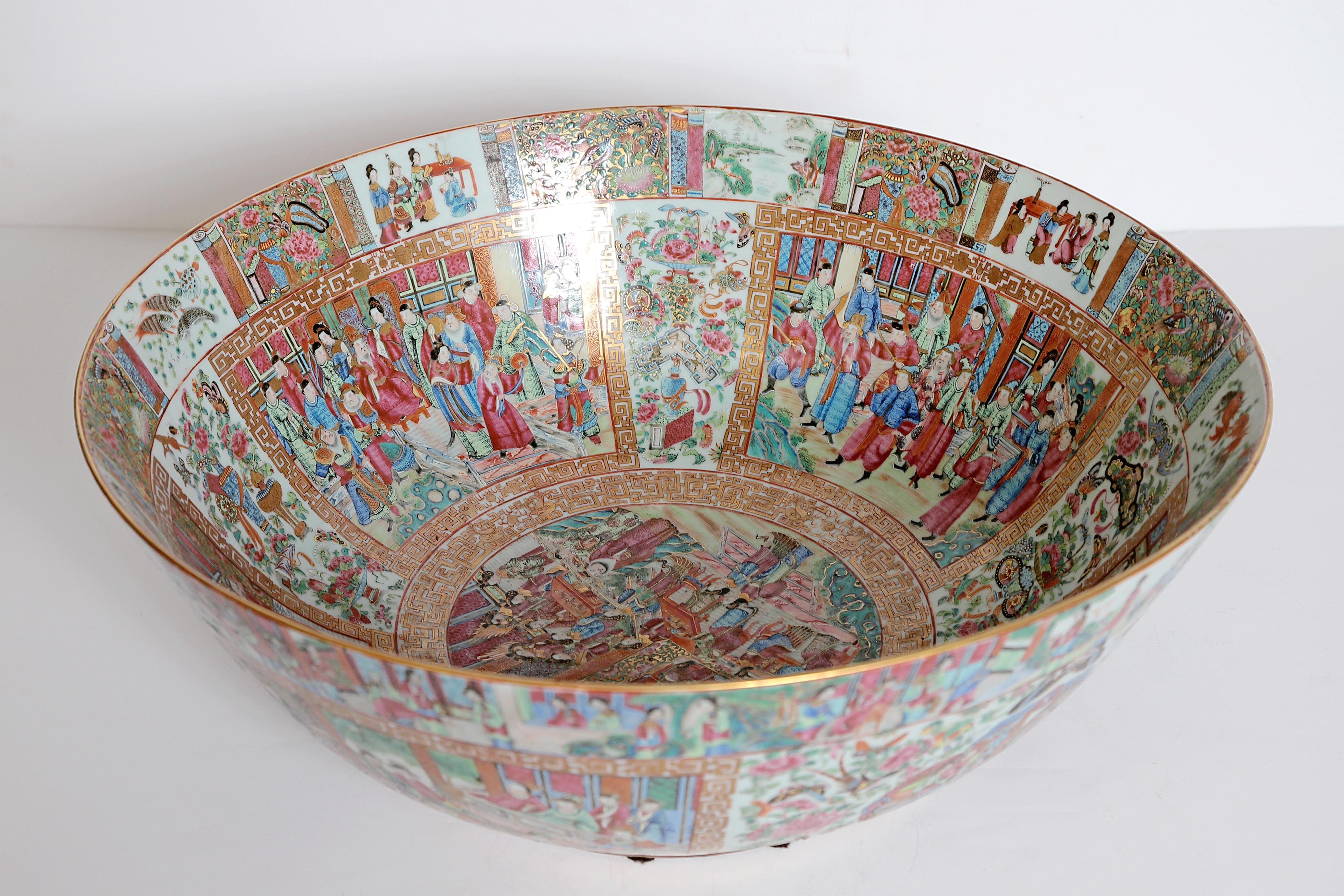 Large Scale Punch Bowl / Chinese Export Rose Medallion 10