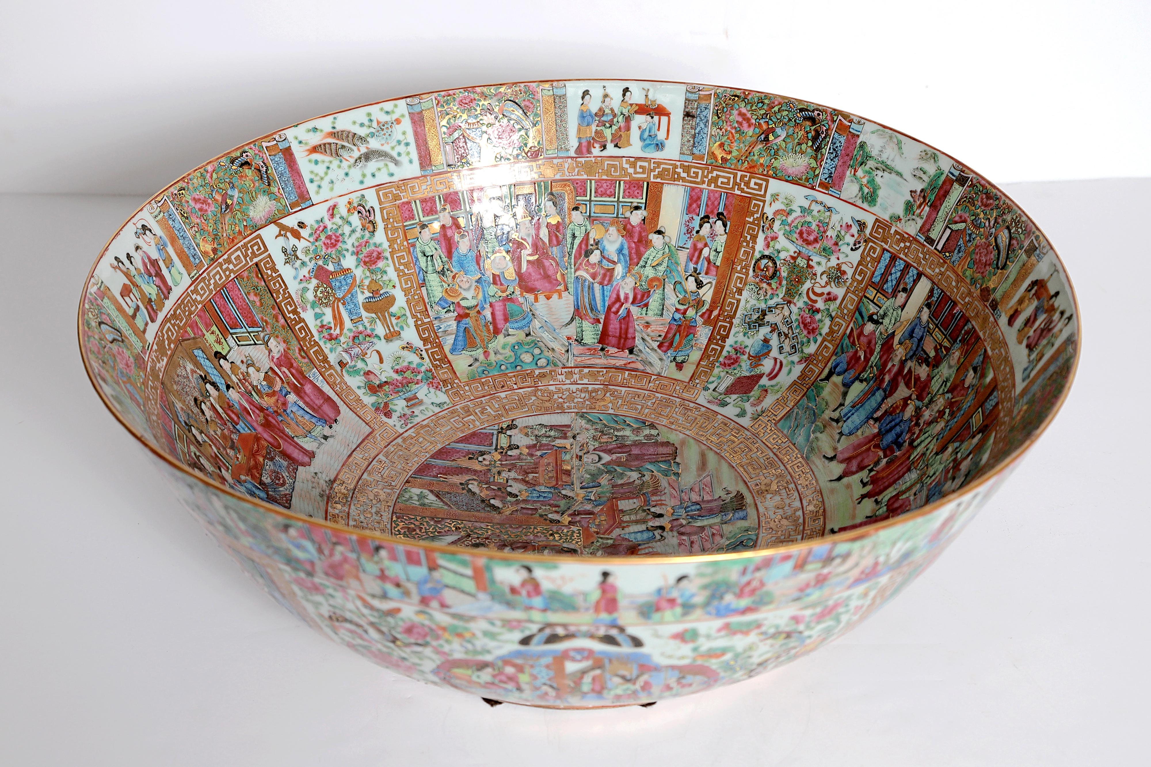 Large Scale Punch Bowl / Chinese Export Rose Medallion 11