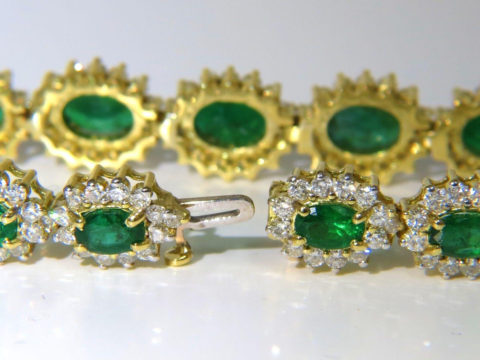 22.50 Carat Natural Emeralds Diamonds Bracelet 18 Karat G/VS Zambian Vivid en vente 1