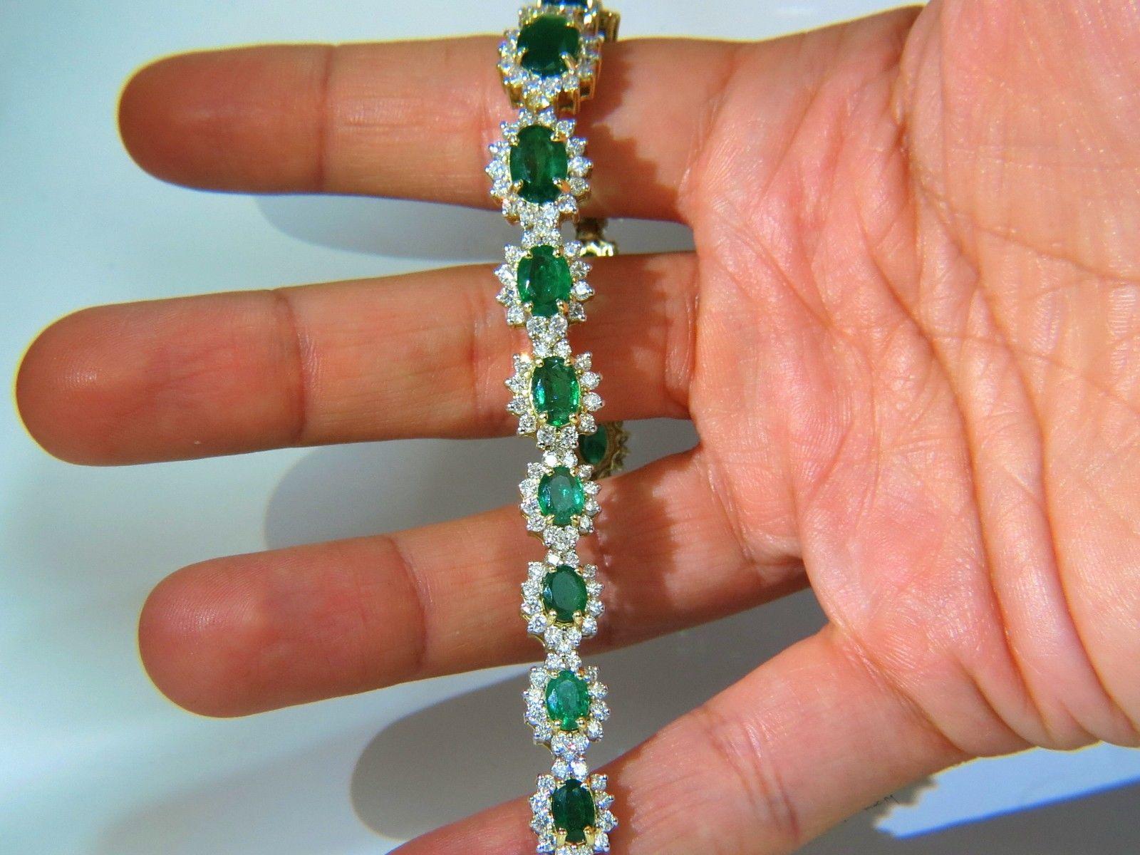 22.50 Carat Natural Emeralds Diamonds Bracelet 18 Karat G/VS Zambian Vivid en vente 2