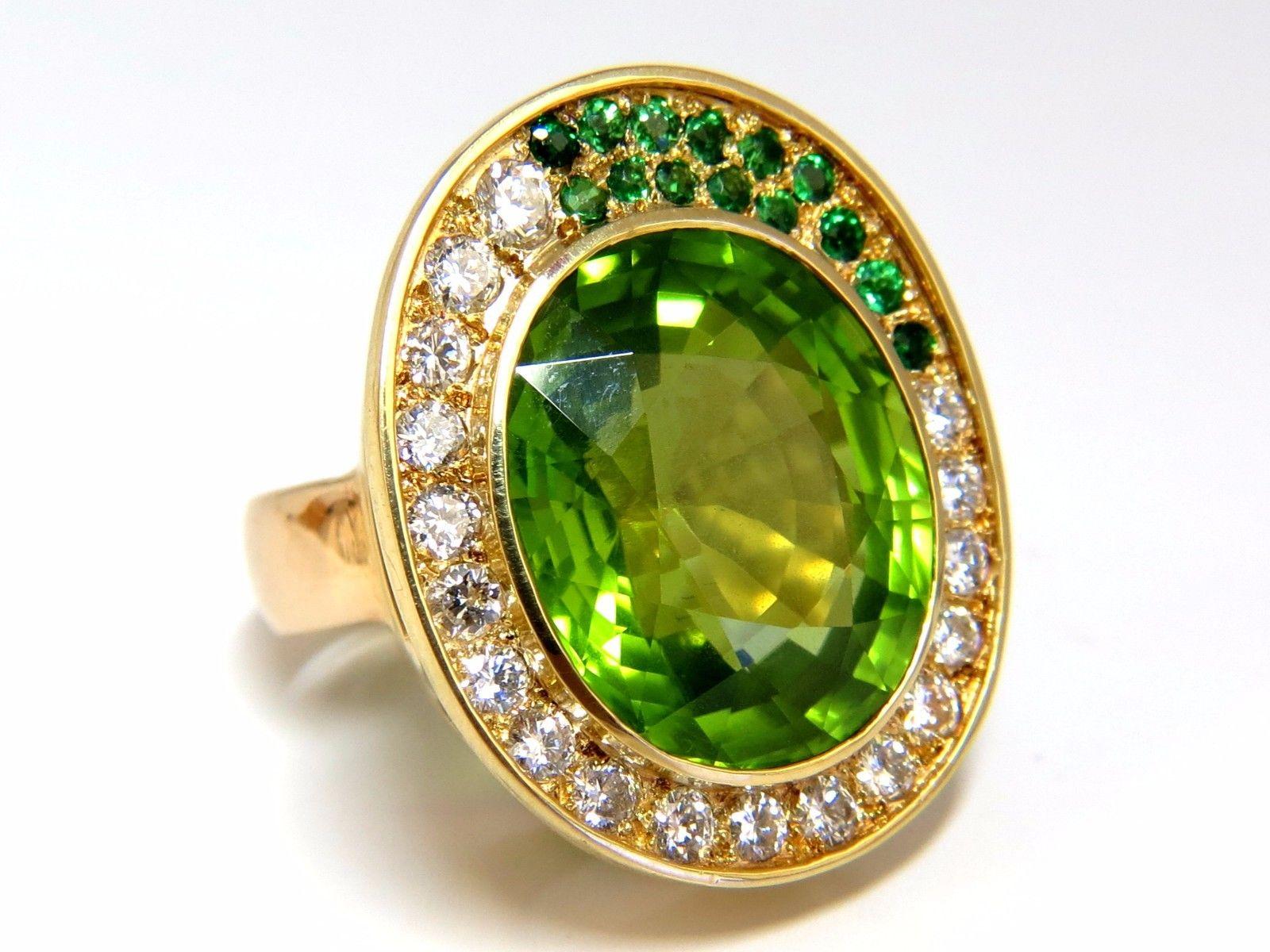 22.50 Carat Natural Green Peridot Diamond Demantoid Ring 14 Karat In New Condition For Sale In New York, NY