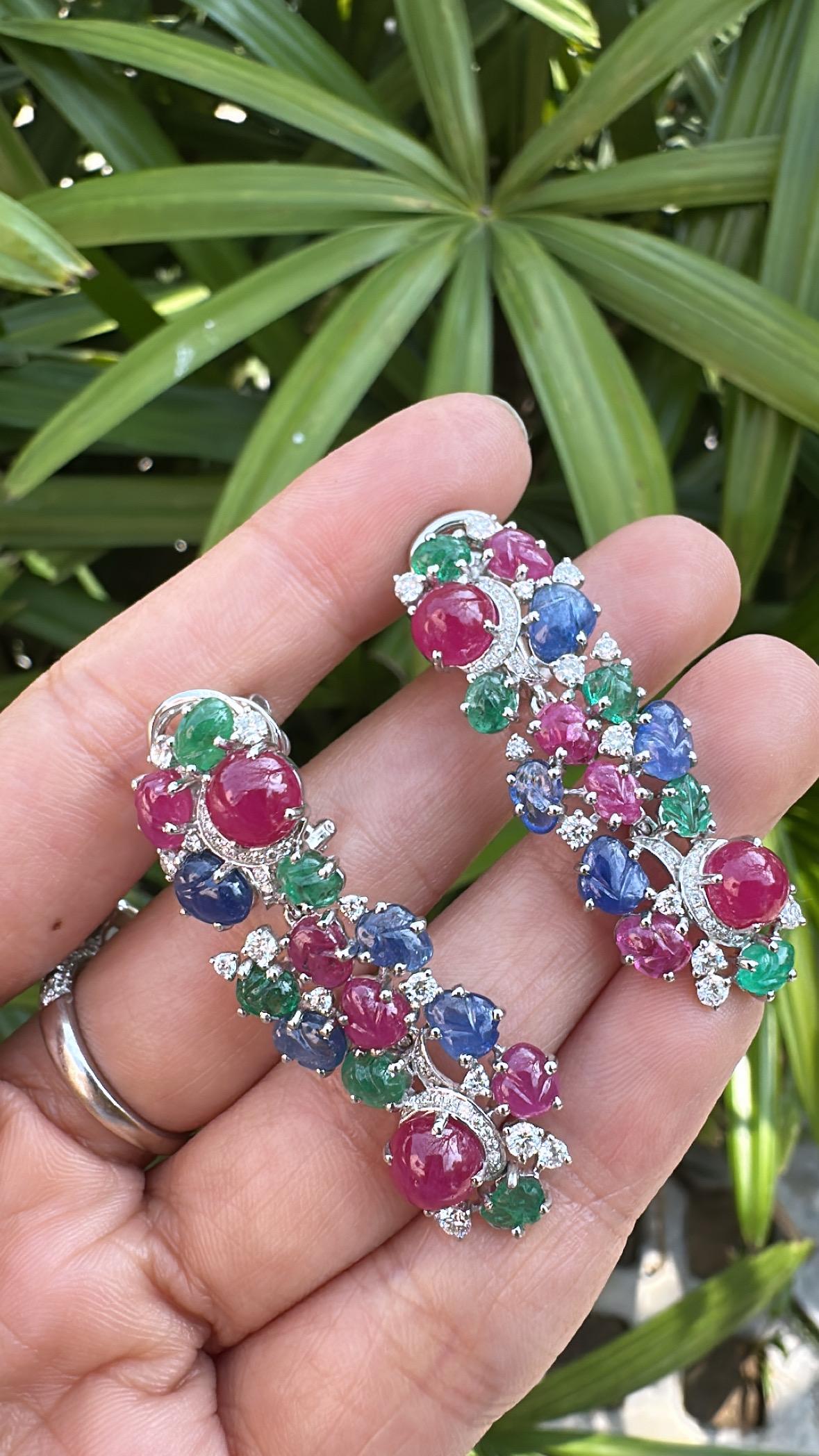 Femenino o masculino Pendientes araña de zafiro azul, esmeralda, rubí y diamantes tallados de 22,50 quilates en venta