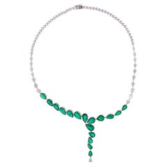 22.52Ct Pear Cut Emerald Diamond Lariat Collana a goccia in oro bianco 14 Karati