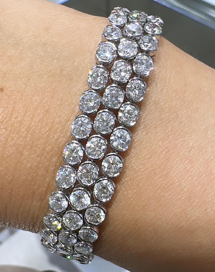 Taille ronde Bracelet d'affirmation à trois rangées de diamants 22,52 carats en vente
