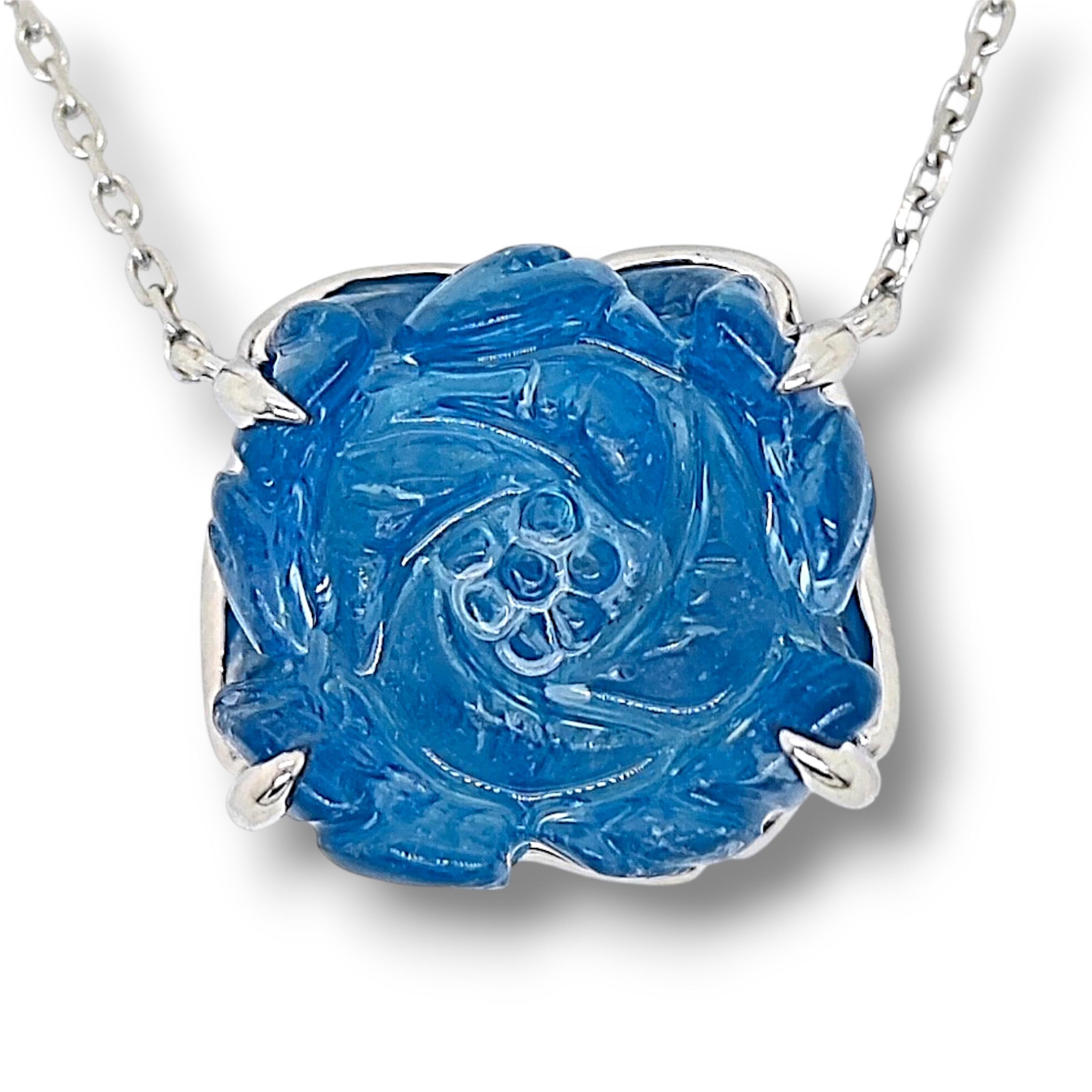 Collana a goccia in oro bianco con diamante rotondo e acquamarina da 22,55 carati In condizioni Nuovo in vendita a New York, NY