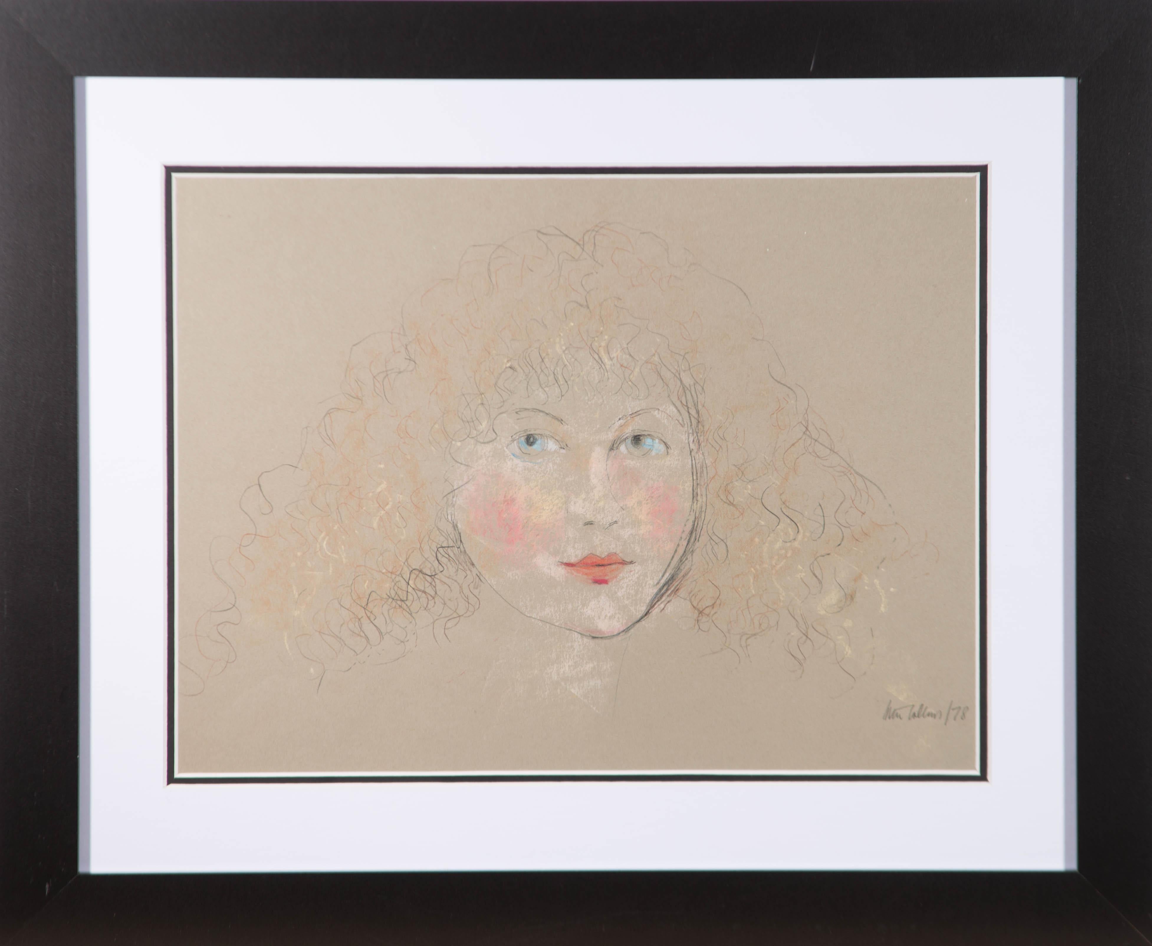 Ein wunderschönes Porträt einer jungen Frau von dem unter Denkmalschutz stehenden britischen Künstler Peter Collins. Hier hat er die mühelose Schönheit der Dargestellten mit wenigen, ausdrucksstarken Bleistiftstrichen und Farbflecken eingefangen.