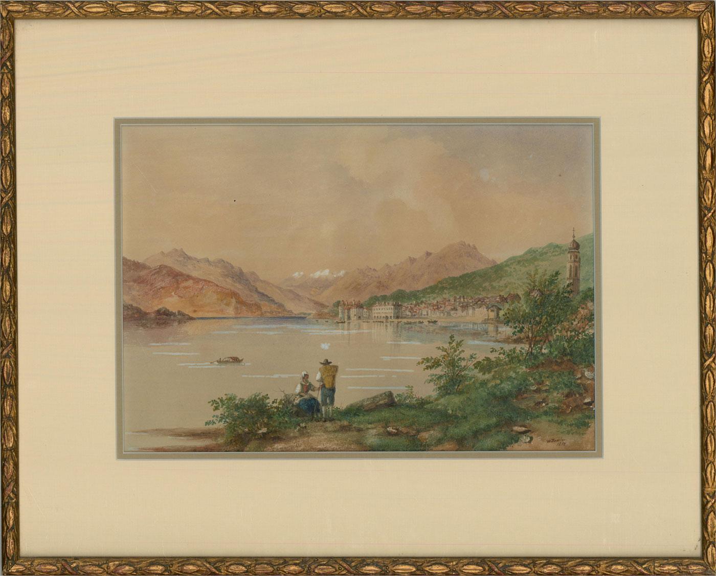 Une vue pittoresque à l'aquarelle et en couleur de corps d'une ville lacustre italienne avec des montagnes au loin. Deux personnages se reposent au premier plan et on peut voir des bateaux à rames sur l'eau. Présenté vitré dans un double montage