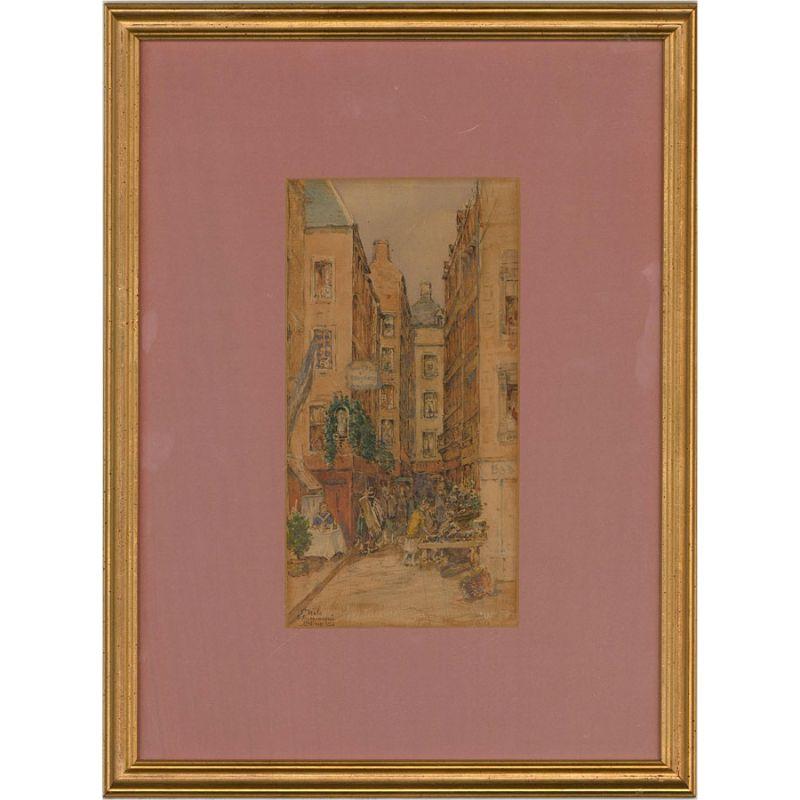 Una intrincada acuarela que muestra una escena callejera de un estrecho mercado con figuras vendiendo sus mercancías. El artista ha firmado y fechado en la parte inferior izquierda, e inscrito el lugar como R. Poissonnnerie en Saint Malo, Francia.