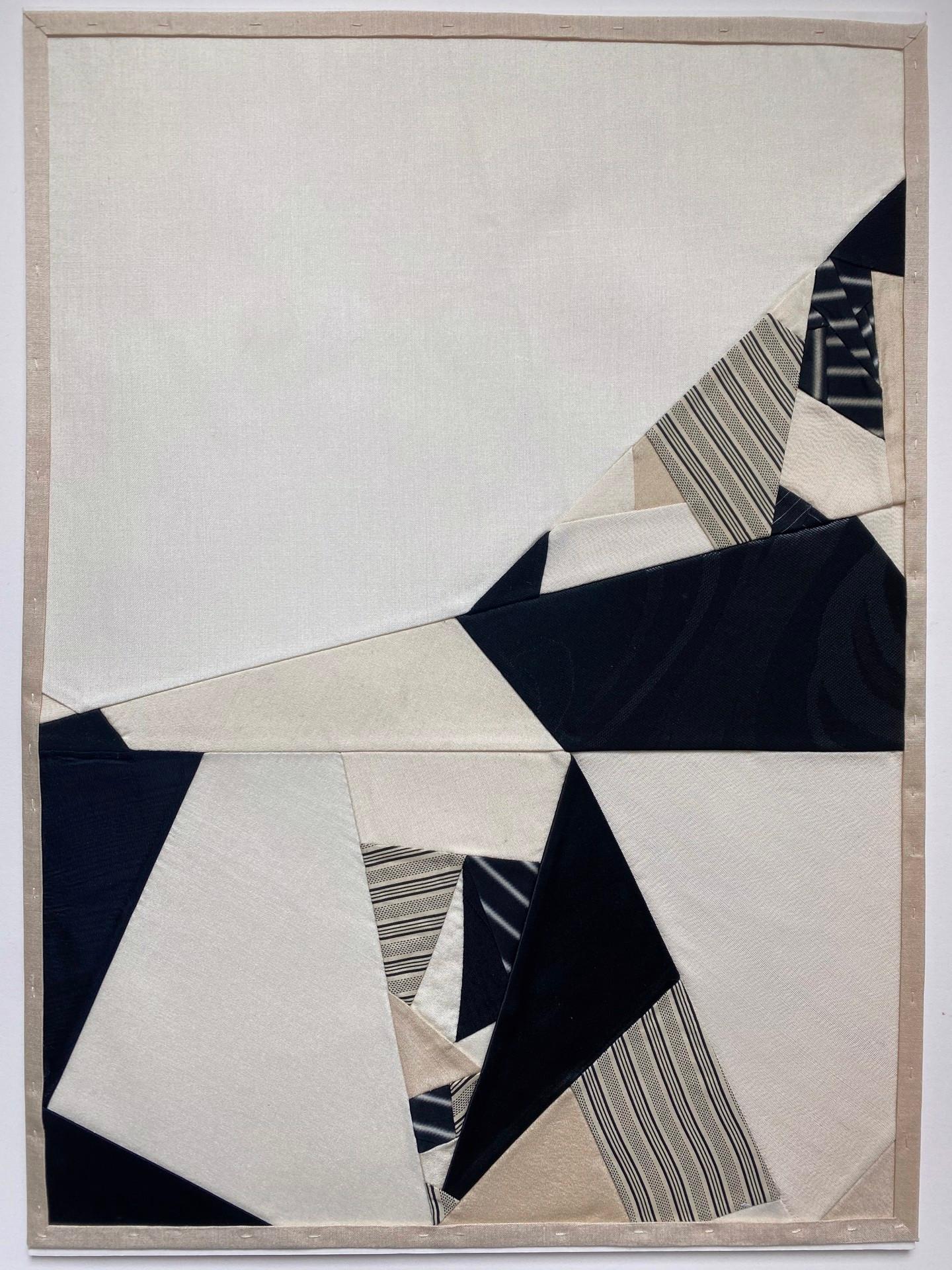 Les collages de tissus de Fabrice Smith sont comme des bribes de quilts contemporains. Elle recycle des tissus, tels que les doublures en soie d'anciens kimonos japonais, qu'elle utilise pour réaliser une grande partie de son travail actuel. Les