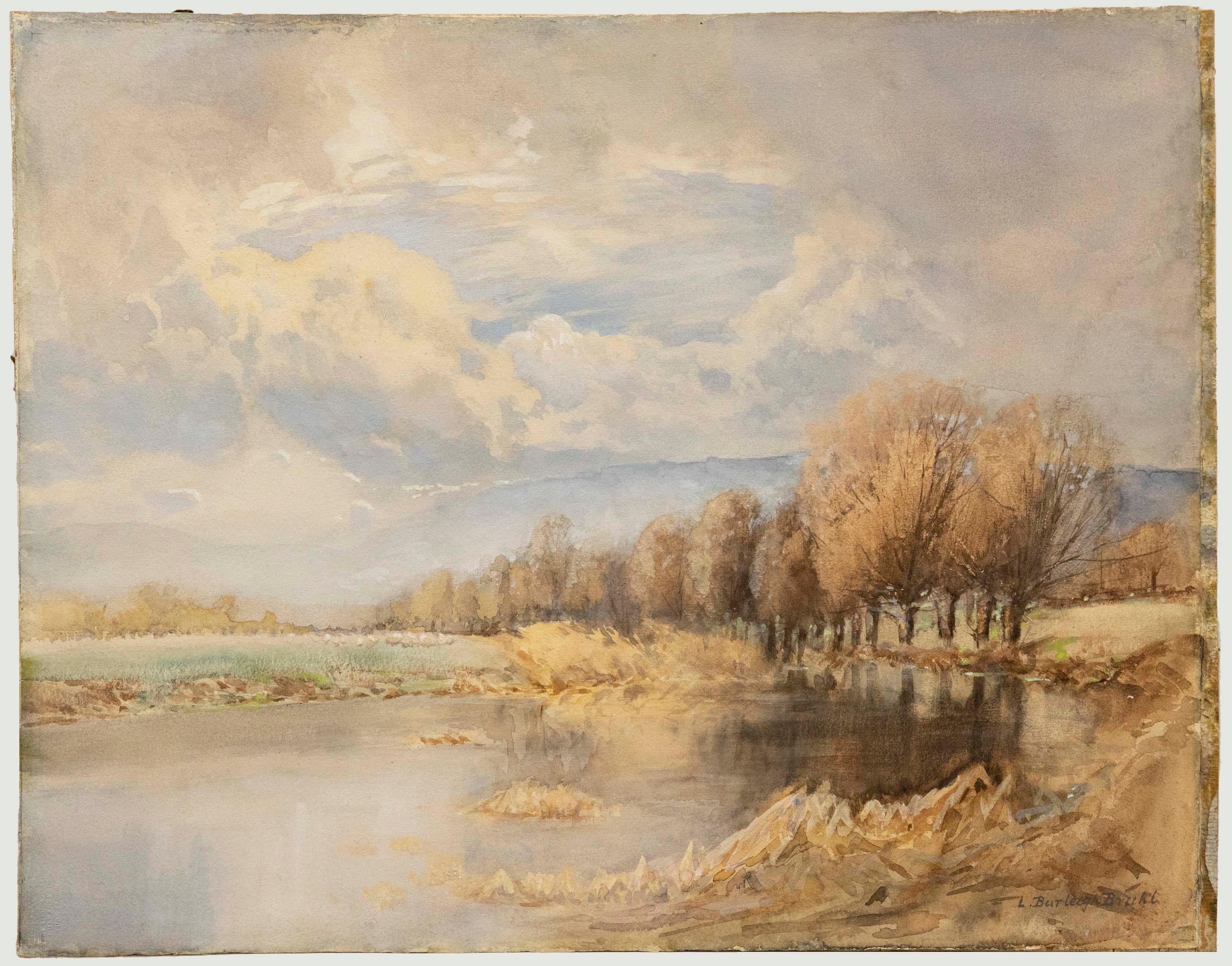 Esta encantadora escena representa un tranquilo lago bordeado de árboles. A lo lejos, unas ovejas pastan en el campo. Firmado en la parte inferior derecha. Sobre papel colocado sobre tabla.
