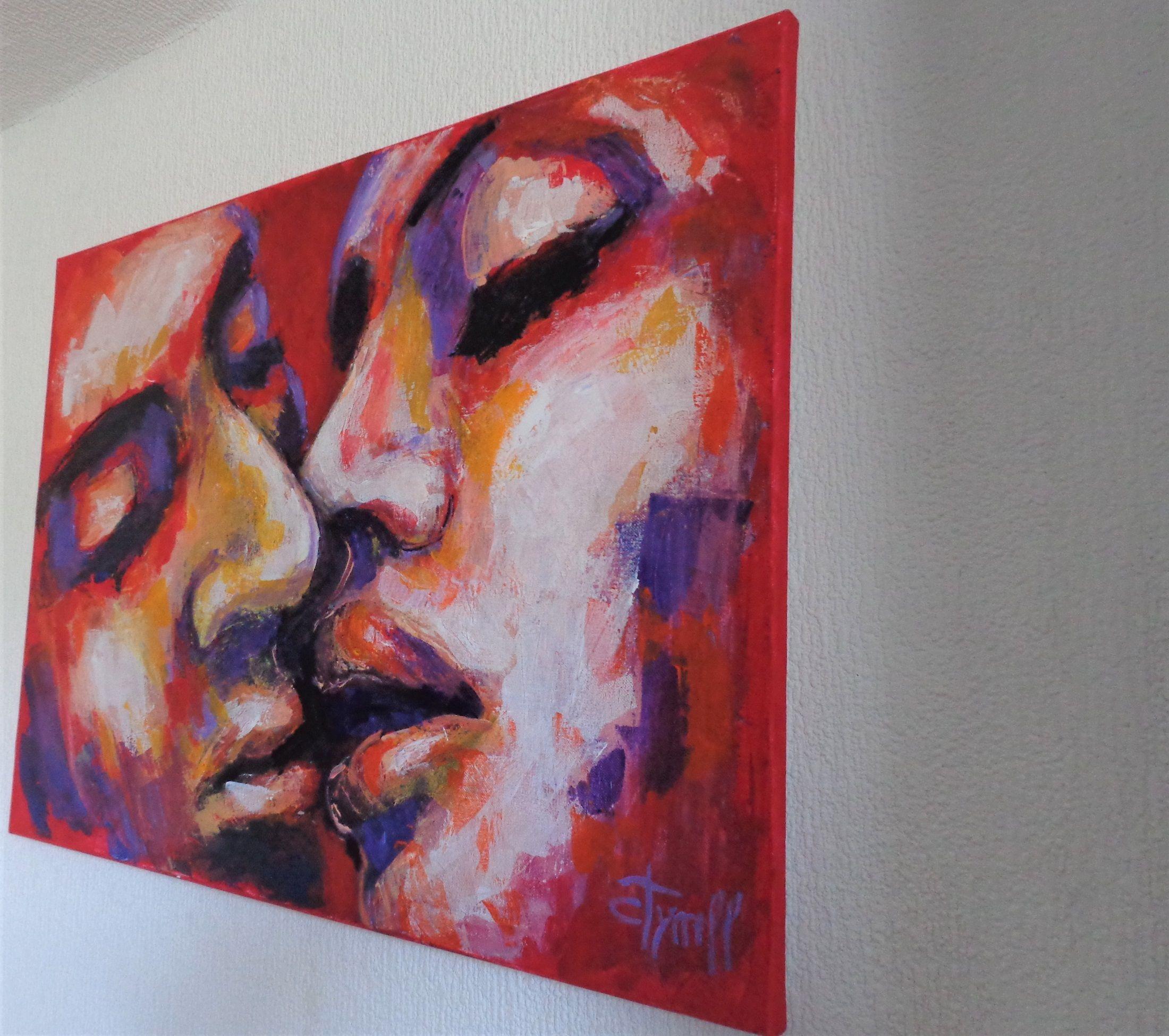 Peinture acrylique figurative contemporaine originale sur toile, bords peints et prête à être accrochée. Le cadre est facultatif. Fait partie d'une série de portraits d'amoureux romantiques et sensuels en gros plan, avec une couleur principale