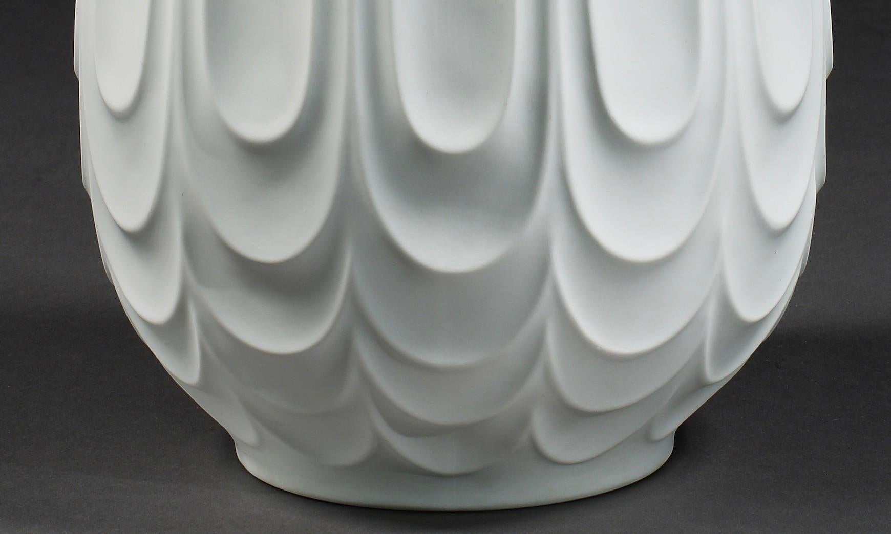 Heinrich Vase Urn Floor Standing White Sculpted Porcelain For Sale 3