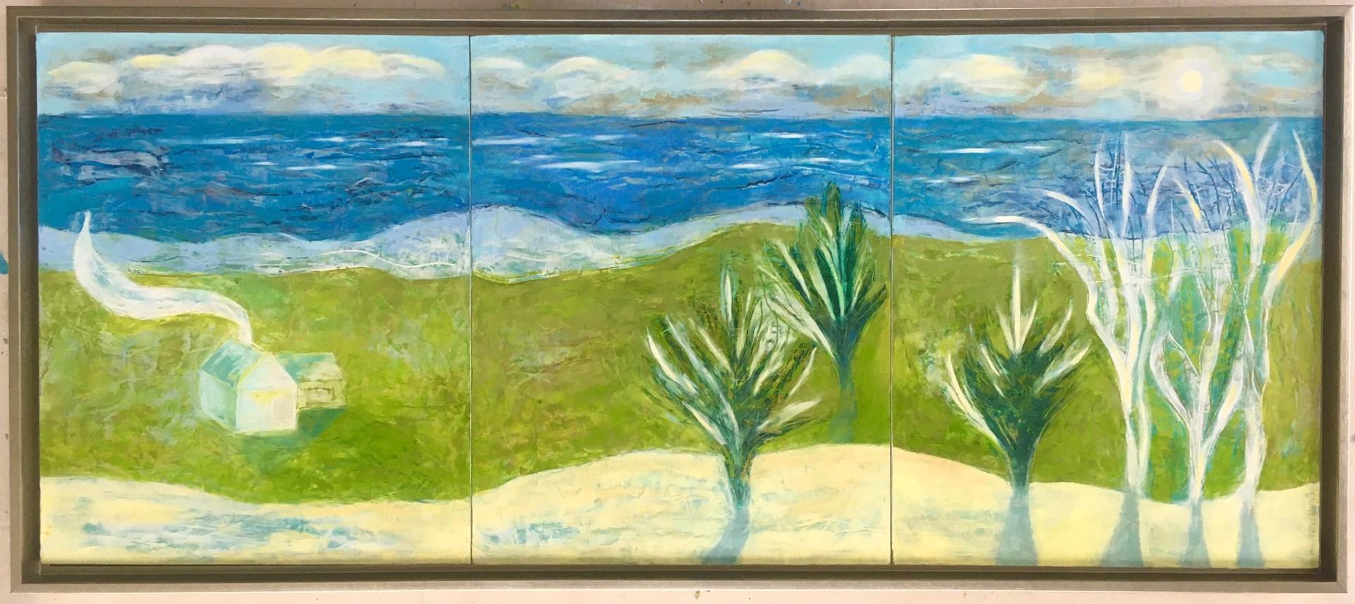 Weißes Haus, Grüne Felder #2, Triptychon – Art von Willa Vennema
