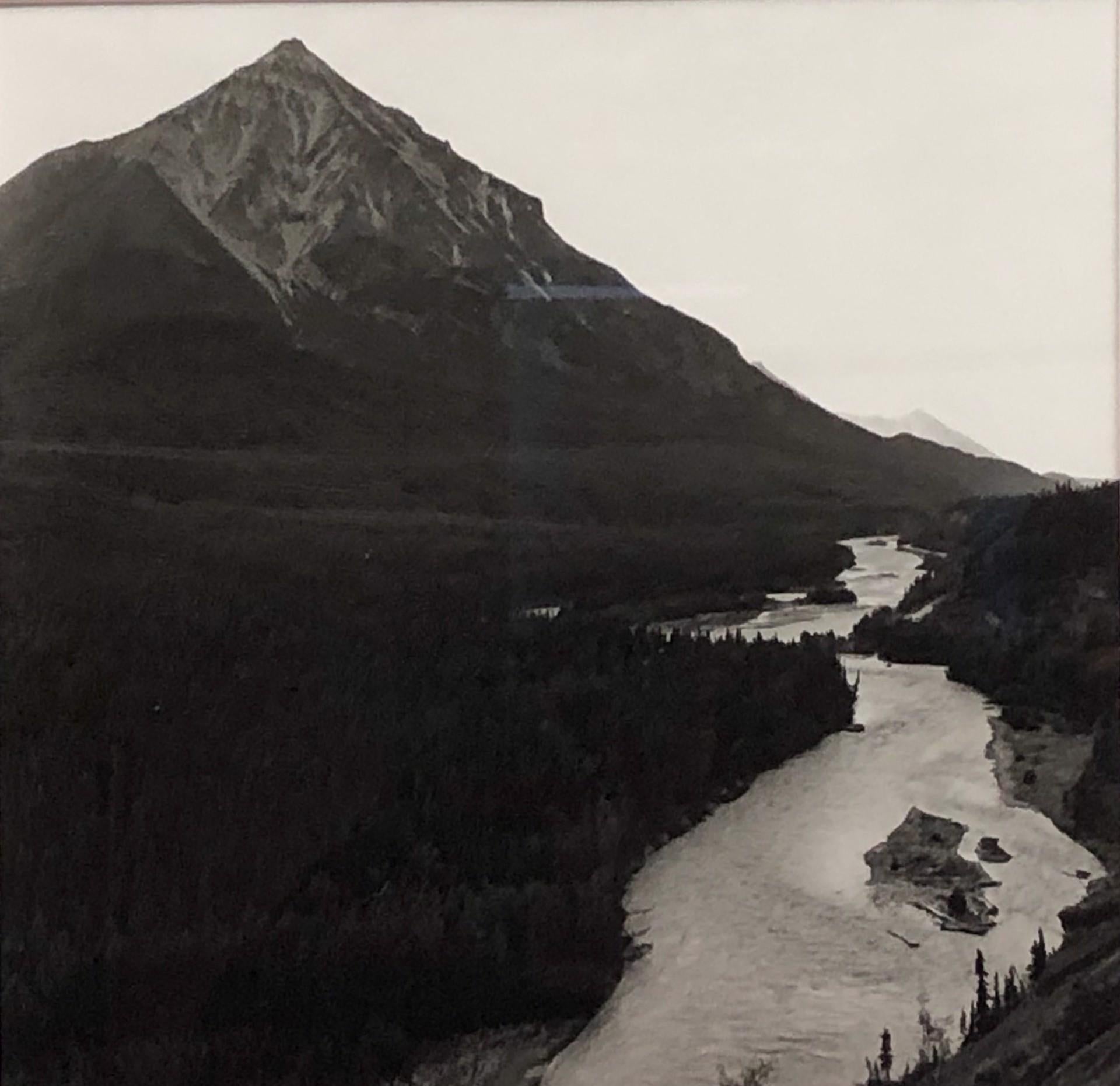 River Matanusks de la rivière King Mountain, Alaska - Art de William Crosby