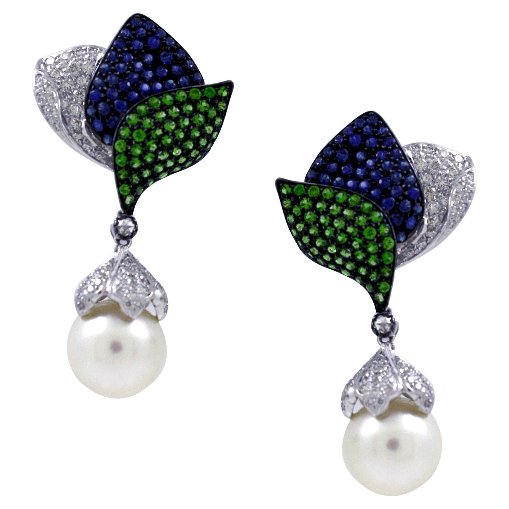 22.58 cts of Pearl Drop Earrings For Sale