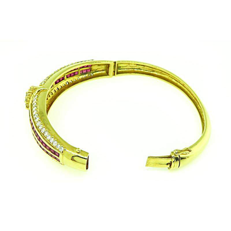 2.25ct Diamond 2.00ct Ruby Gold Bangle In Good Condition For Sale In New York, NY