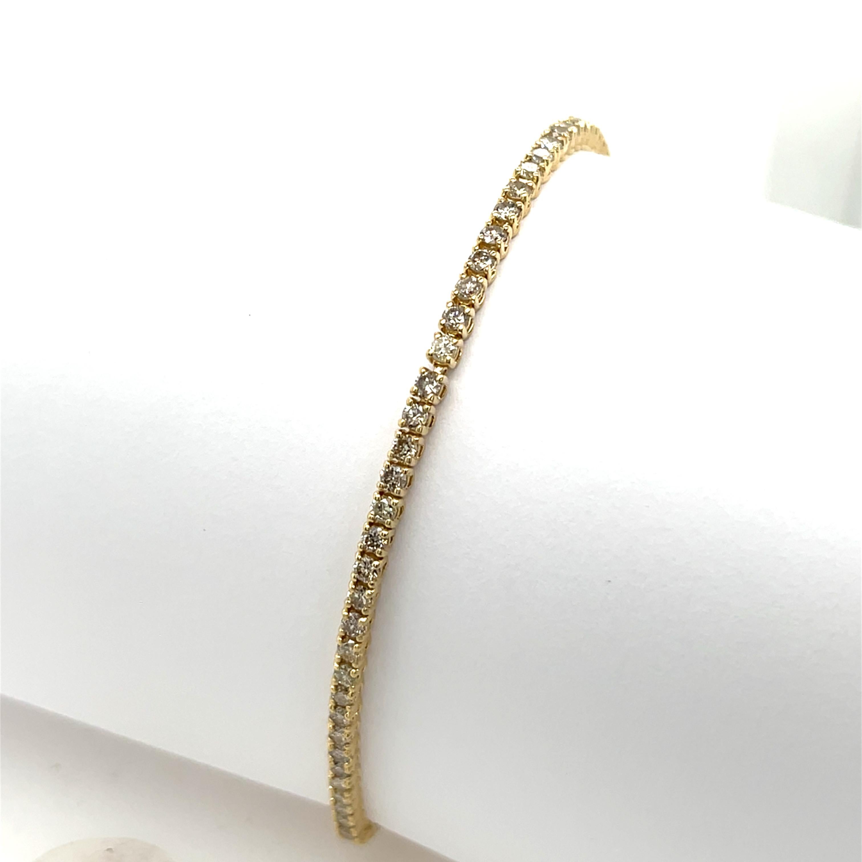 Bracciale tennis con diamanti da 2,25 carati in oro giallo 14 carati In condizioni Nuovo in vendita a London, GB