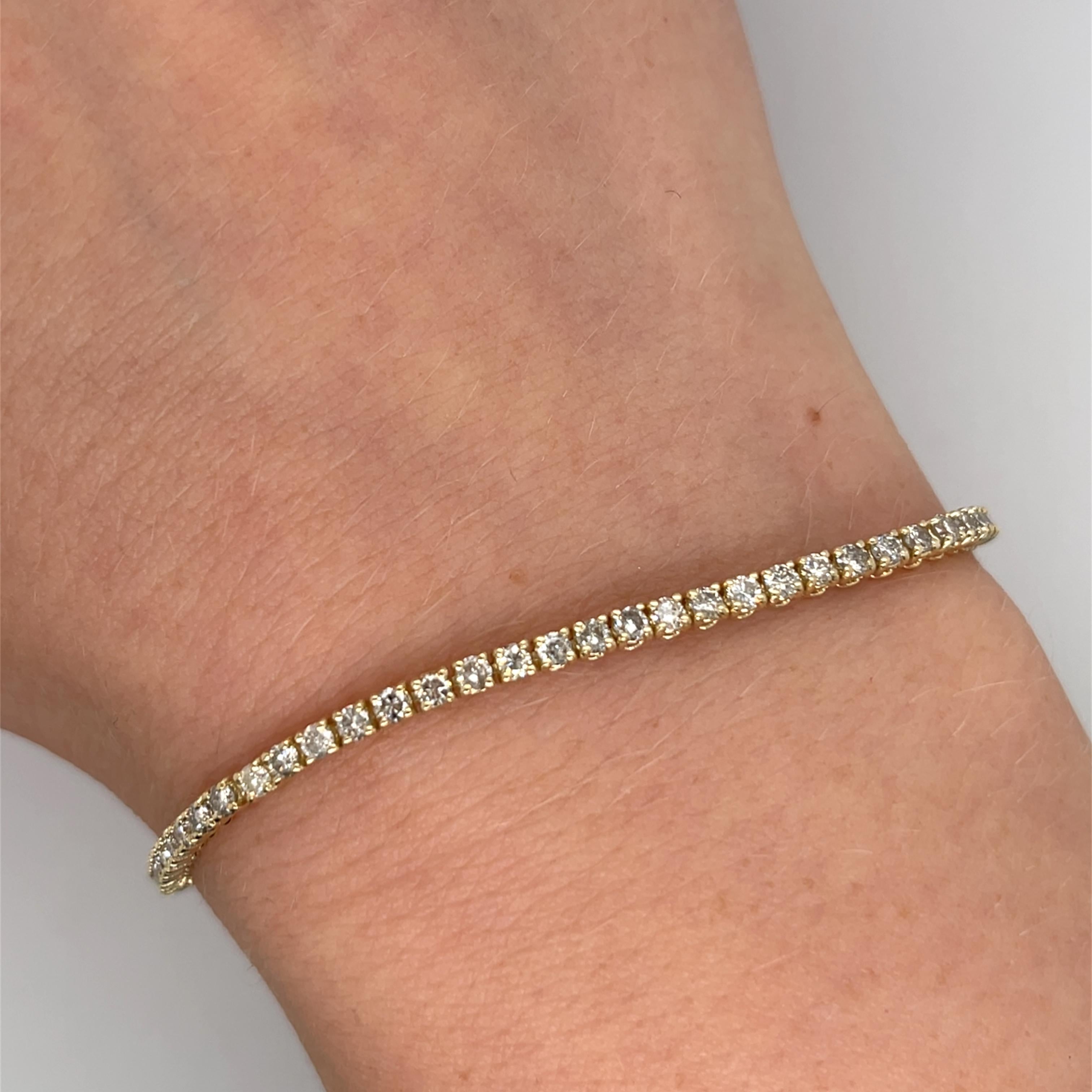 Donna Bracciale tennis con diamanti da 2,25 carati in oro giallo 14 carati in vendita