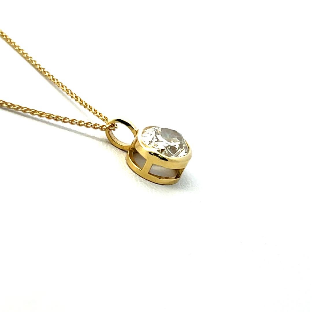 Collier pendentif en or jaune 14K avec diamant ovale de 2,25ct de couleur jaune brun (SI1) en vente 2