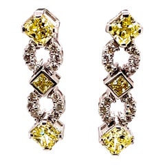 Boucles d'oreilles en or blanc 18 carats avec diamants jaunes de 2,25 carats