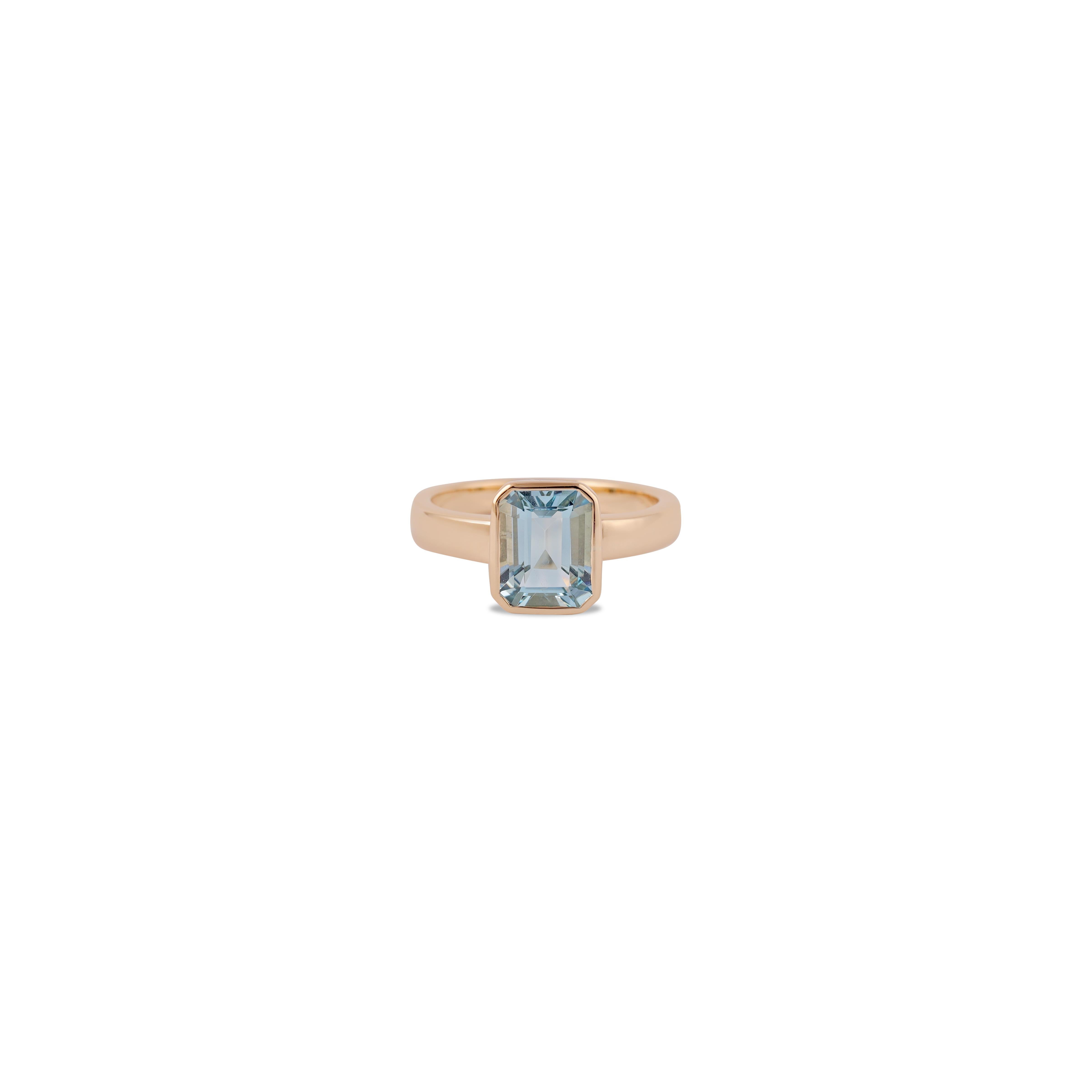 Elegant Aquamarine Close Setting Ring are fun to wear. A classic Single Stone  of Ring with a designer touch with its setting in 18K Yellow gold, giving it a true Fun look.

2.26 Carat Aquamarine Close Setting  Ring  in 18 Karat Rose