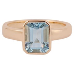 Antique 2.26 Carat Aquamarine Close Setting Ring in 18 Karat Yellow Gold