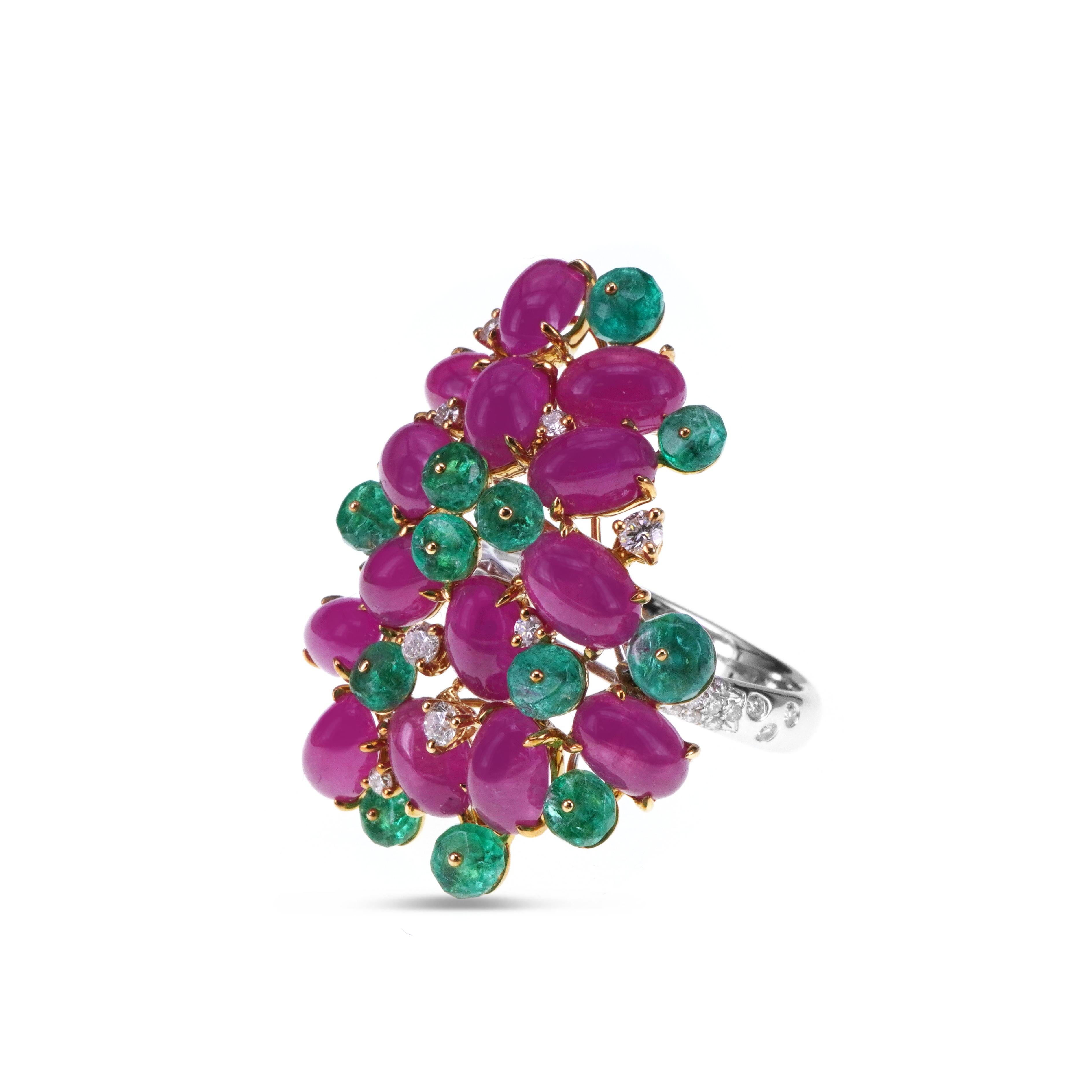 2.26 Carat Emerald 10.51 Carat Ruby Diamond Colorful Ring In New Condition For Sale In Hung Hom, HK