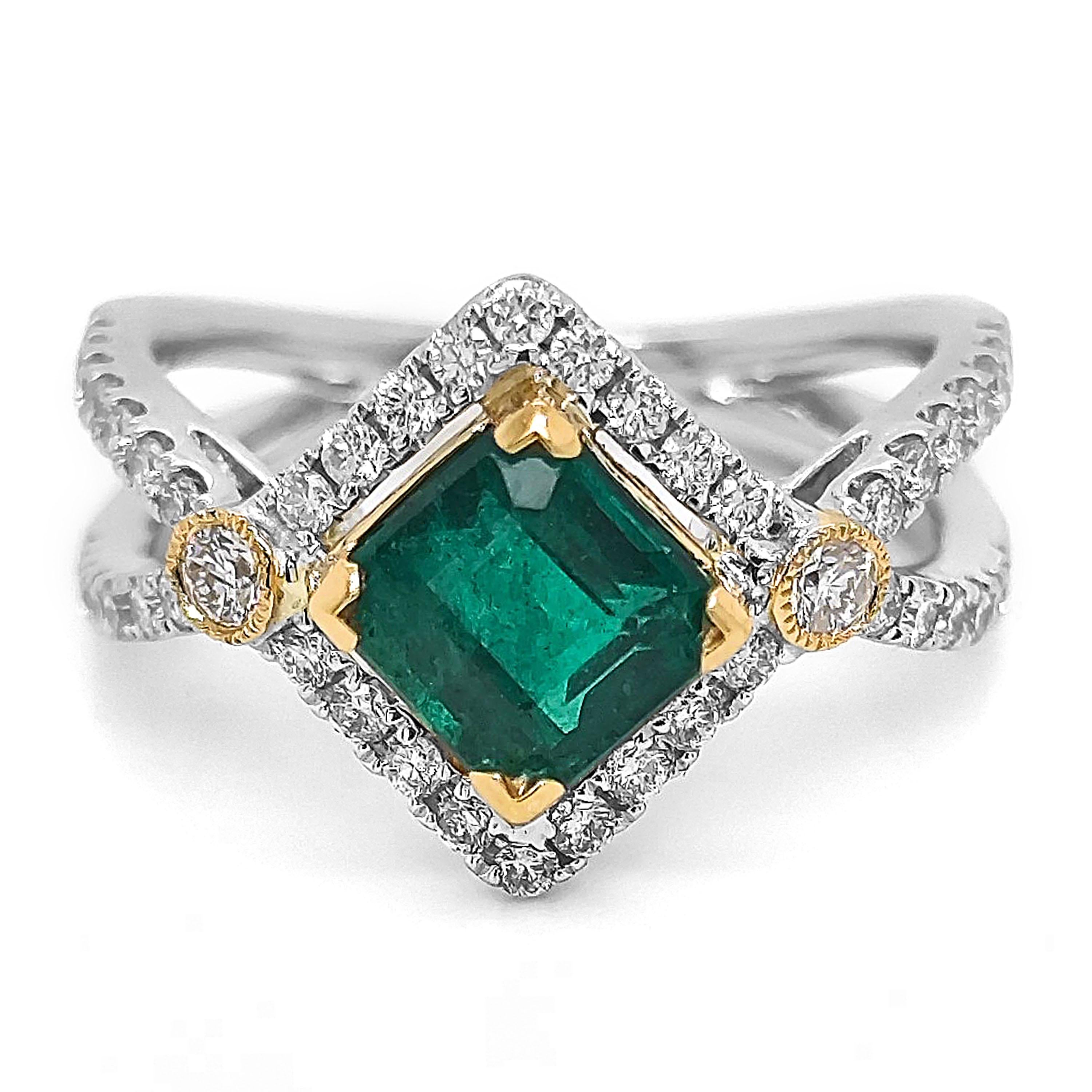 2.26 Carat Emerald and Diamond White Gold Ring In New Condition For Sale In New York, NY