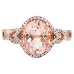 Bague en or rose 18 carats avec morganite de 2,26 carats et diamants.