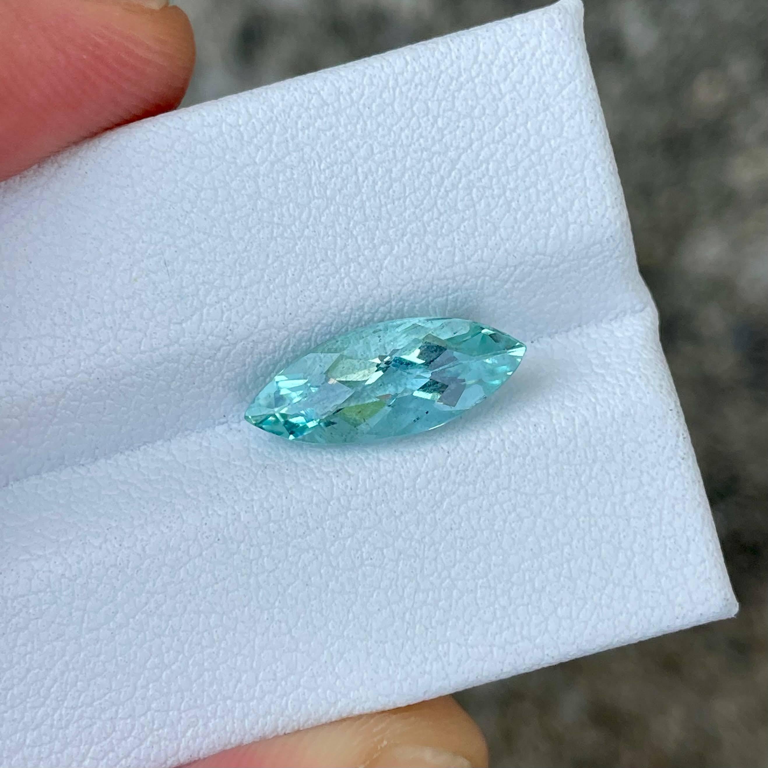 2,26 quilates Piedra aguamarina azul talla marquesa Piedra preciosa africana natural Moderno en venta