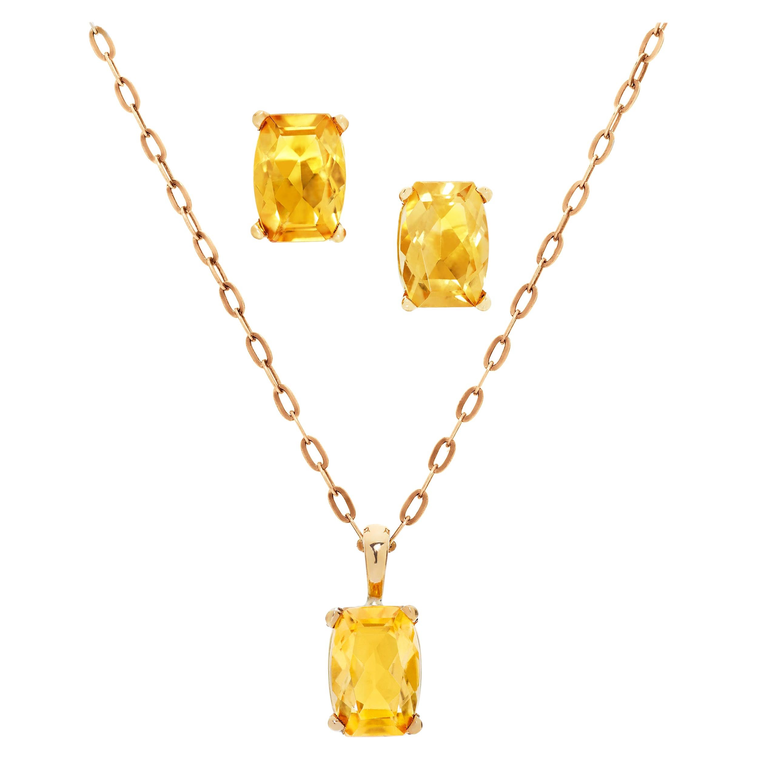 2.26 Carats Cushion Cut Citrine Necklace and Earrings in 18 Karat Yellow Gold For Sale