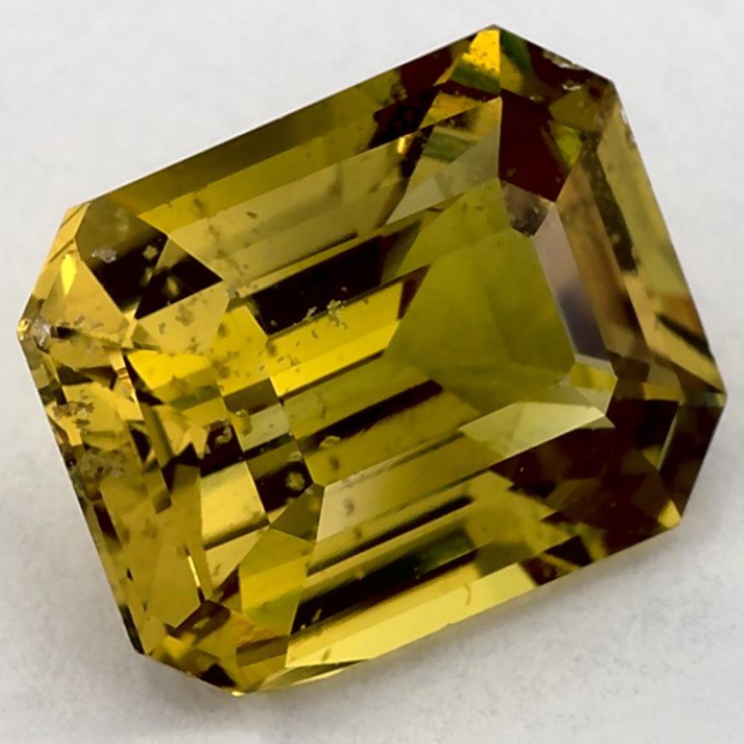 Una pietra natale di settembre molto preziosa con un delizioso colore verde. Si ritiene che portino fortuna e fortuna alla vita.

Esplora la vivace collezione di smeraldi, rubini e zaffiri nel nostro negozio, disponibili come gemme sciolte e
