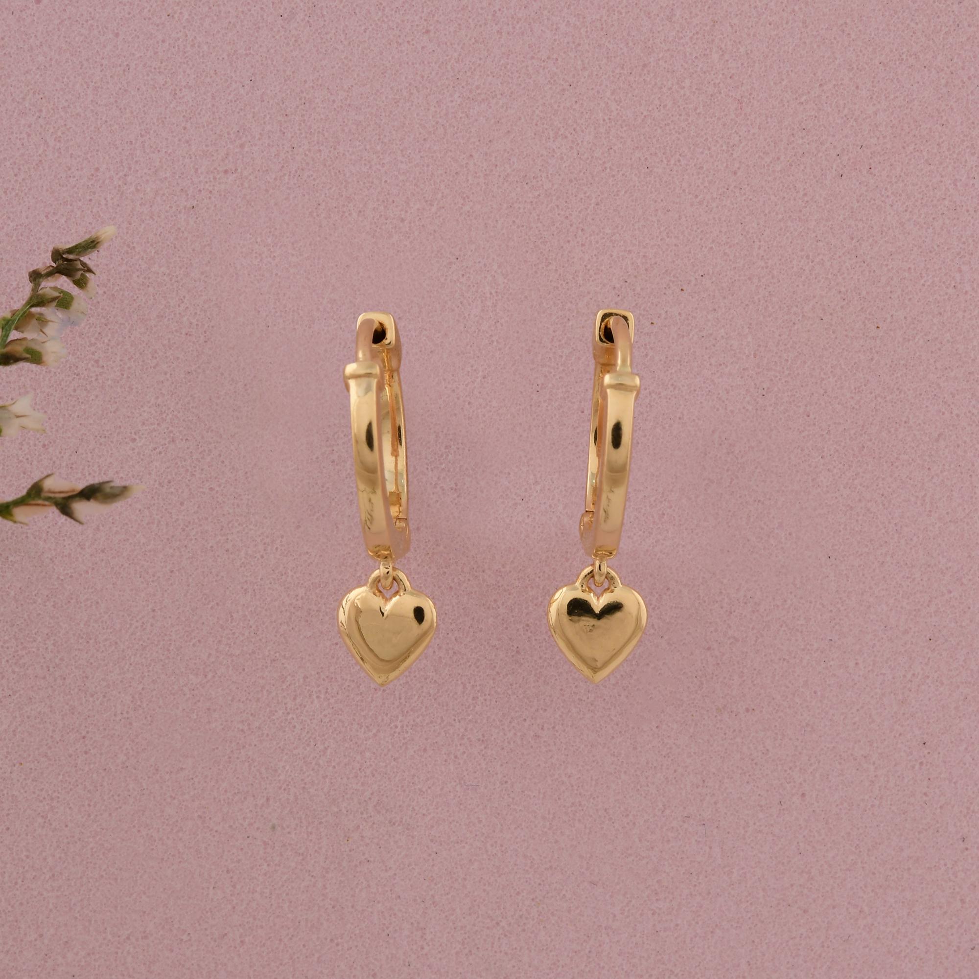 2.26 Grams 18 Karat Yellow Gold Heart Shape Charm Hoop Earrings In New Condition For Sale In Diera, Dubai
