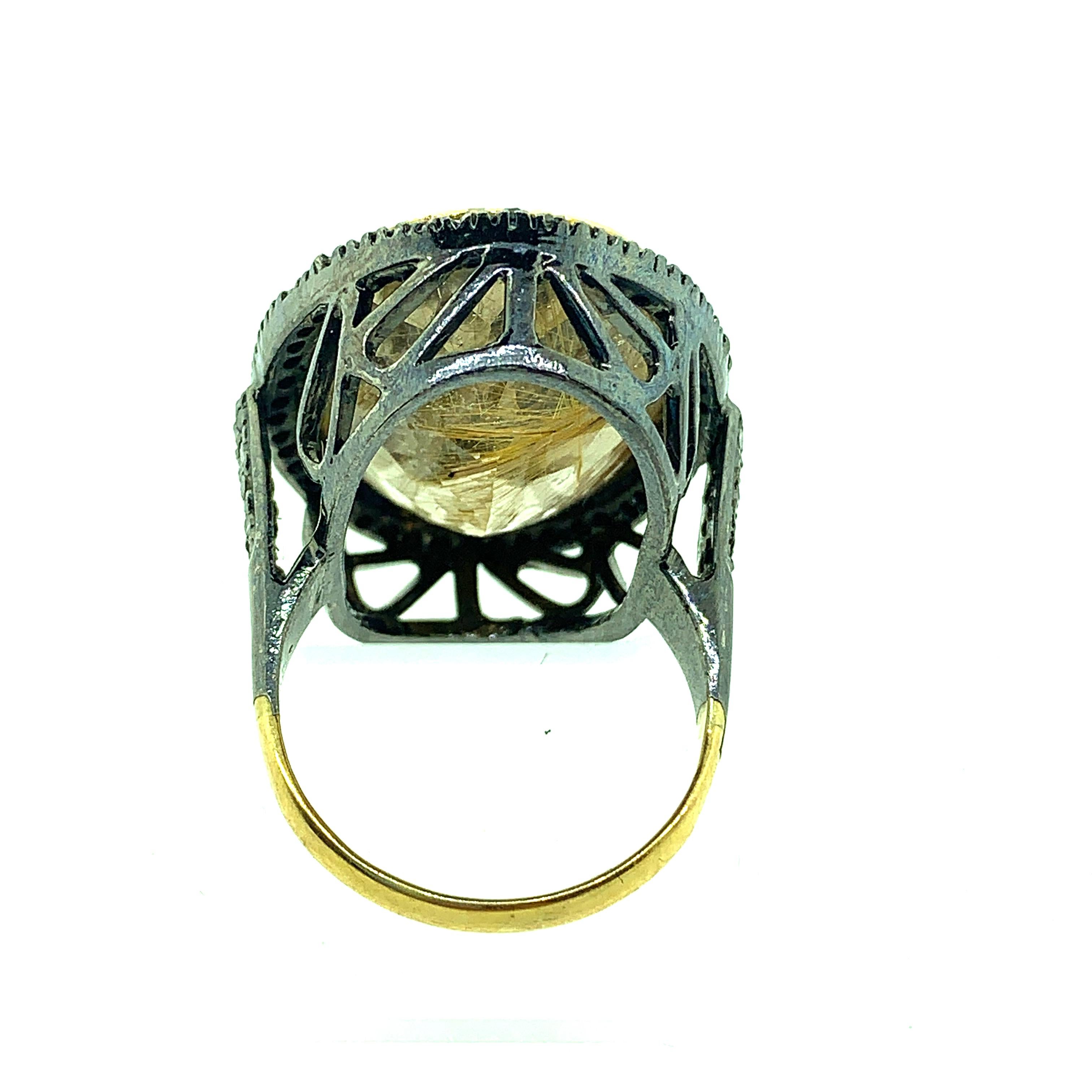 Contemporary 22.60 Carat Rutilated Quartz 0.70 Carat Diamonds Silver 14 Karat Gold Ring For Sale