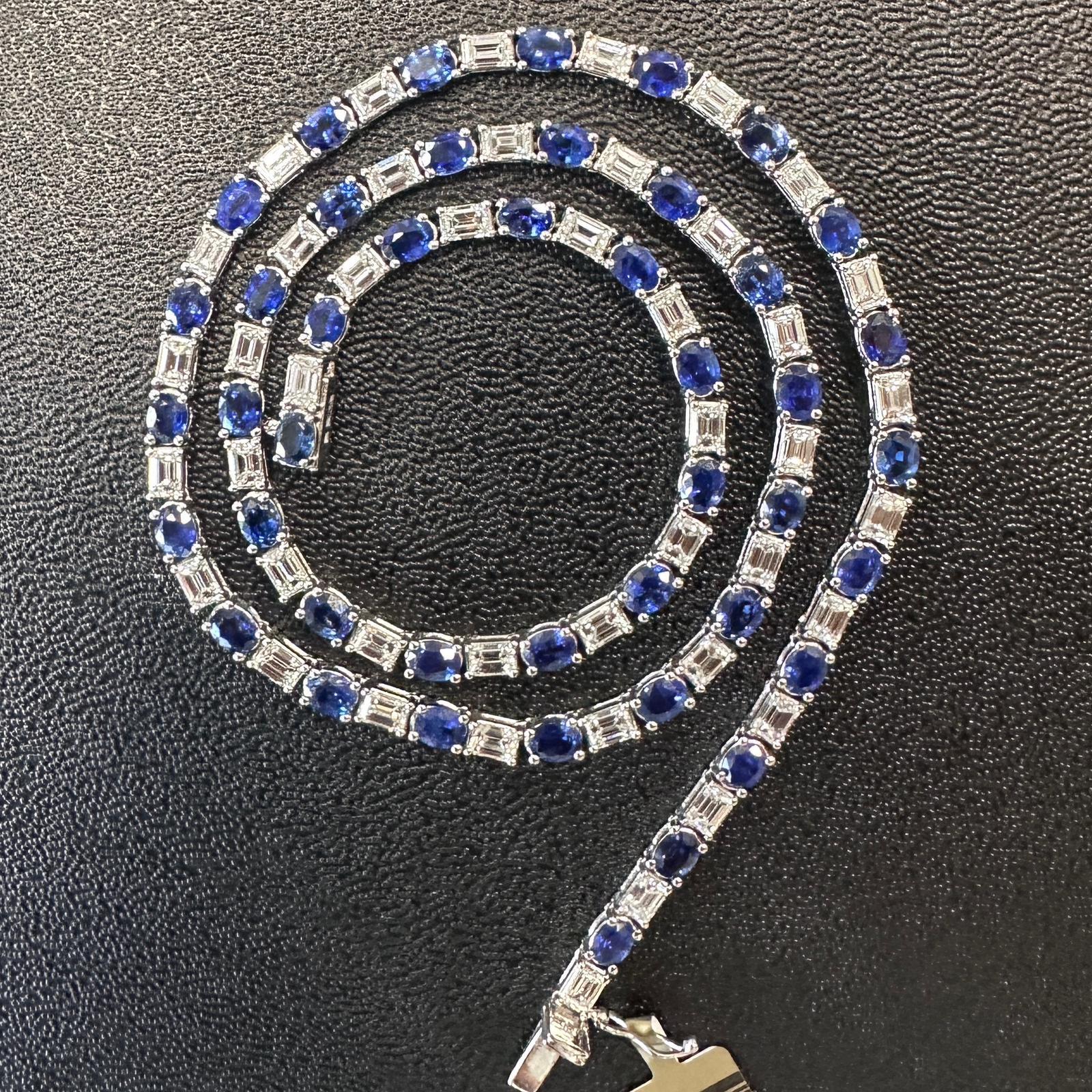 Contemporain Collier de tennis en saphir ovale de 22,66 carats et diamant taille émeraude en acier blanc 14K en vente