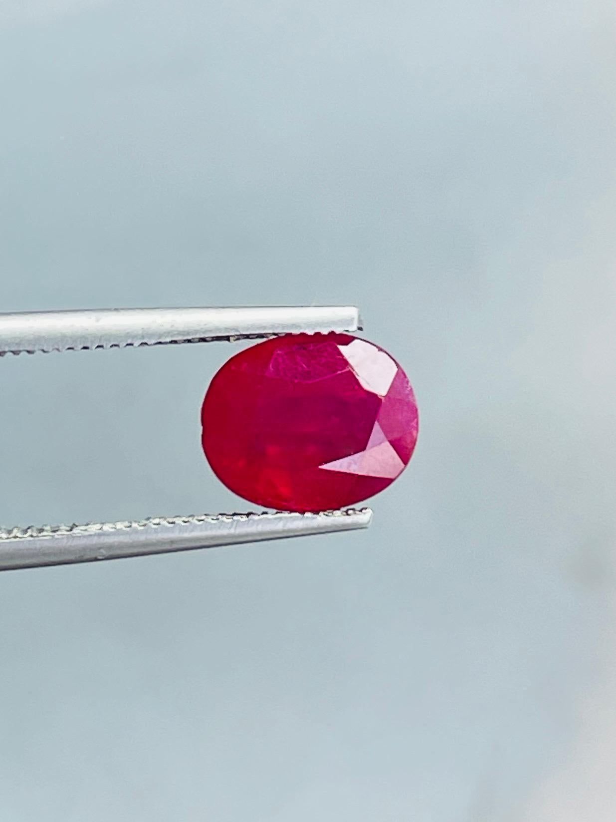 Taille brillant 2.26ct Certificat AIGS Rubis Naturel non chauffé couleur sang de pigeon de Birmanie en vente