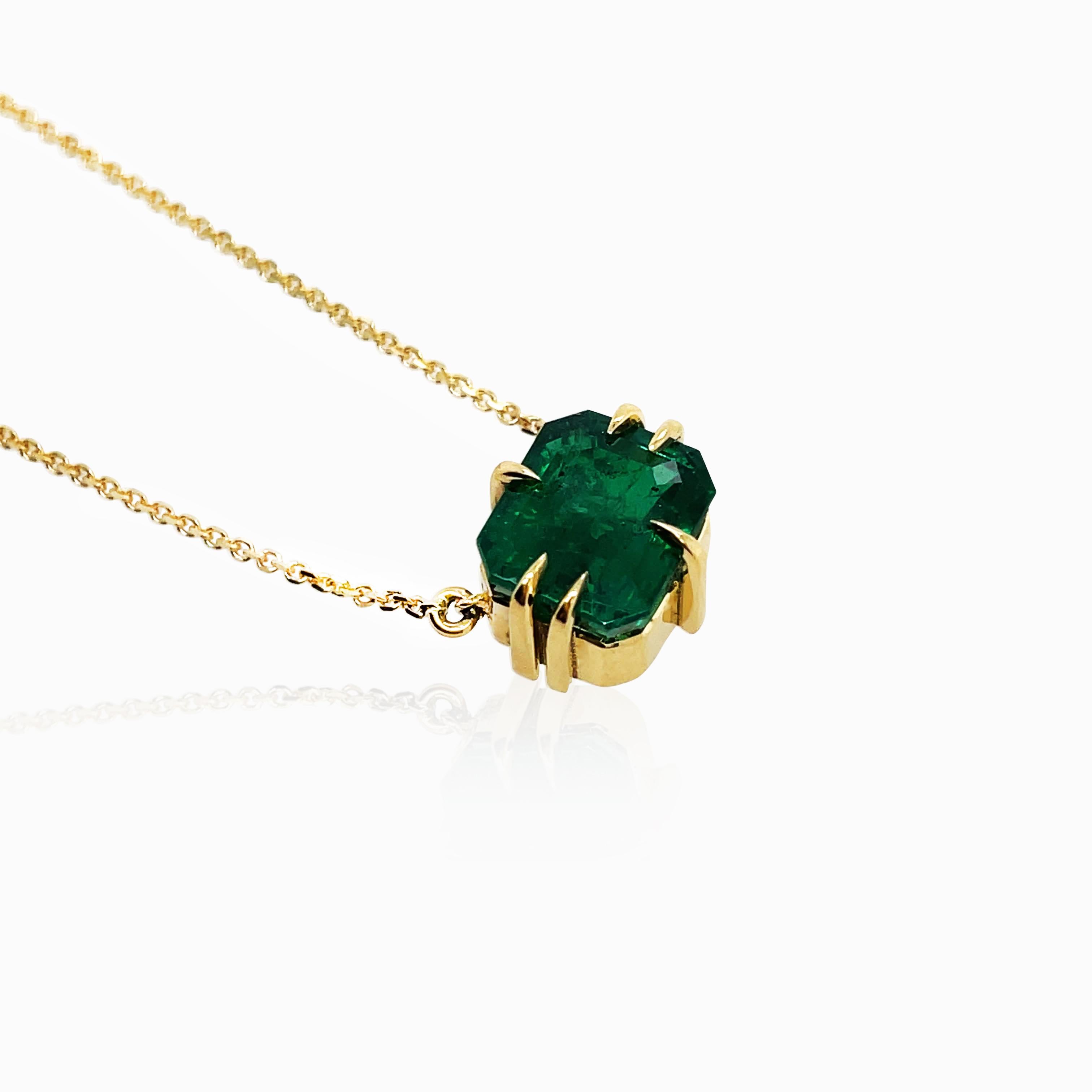 2.26ct Emerald necklace made in 18k yellow gold with chain  9