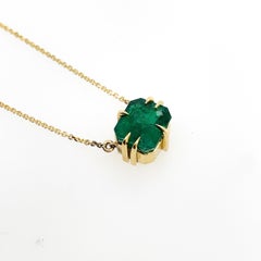 2.26ct Emerald necklace made in 18k yellow gold with chain
