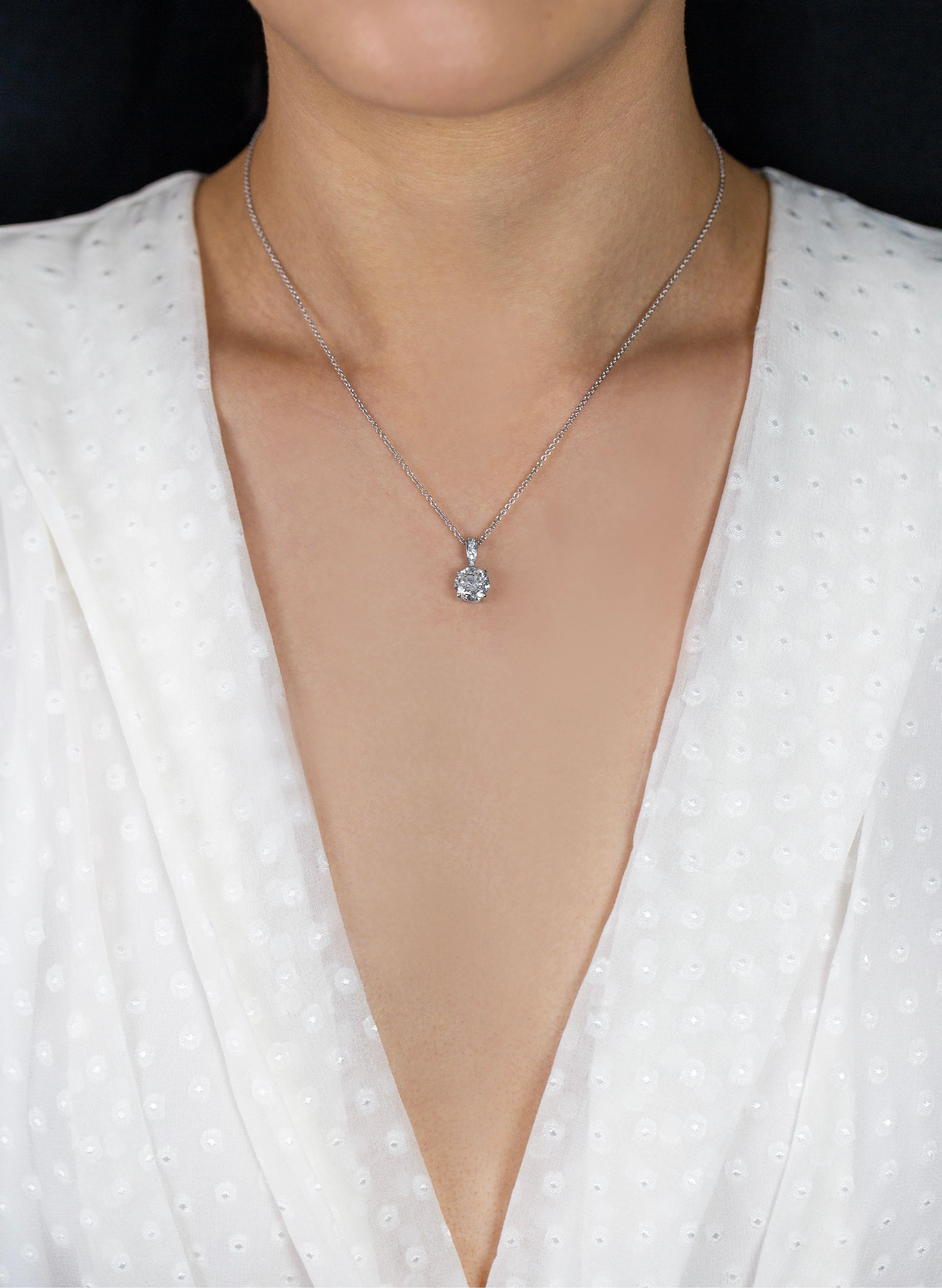 Contemporain Collier pendentif solitaire en diamant rond brillant de 2,27 carats certifié EGL en vente