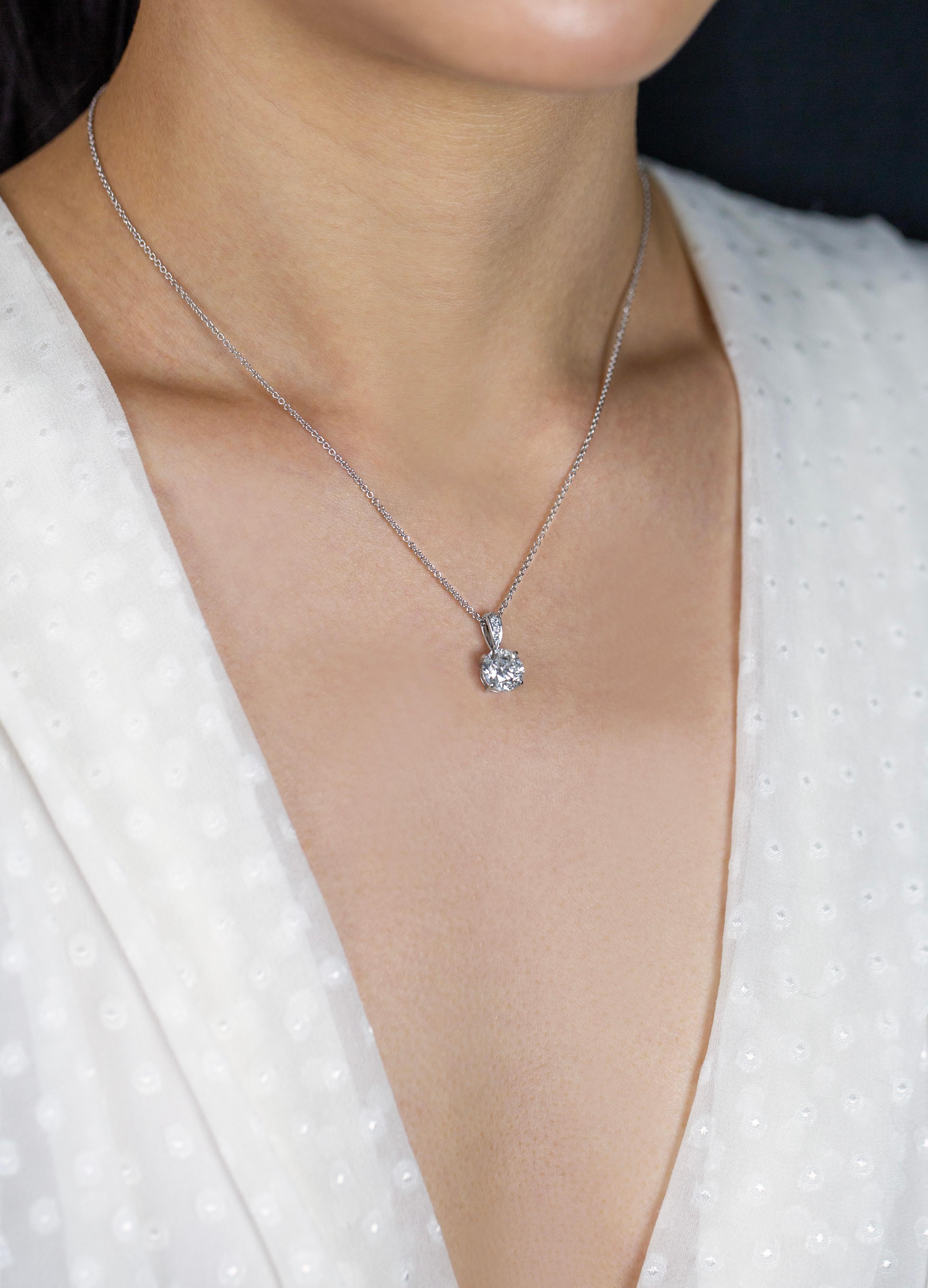 Collier pendentif solitaire en diamant rond brillant de 2,27 carats certifié EGL Neuf - En vente à New York, NY
