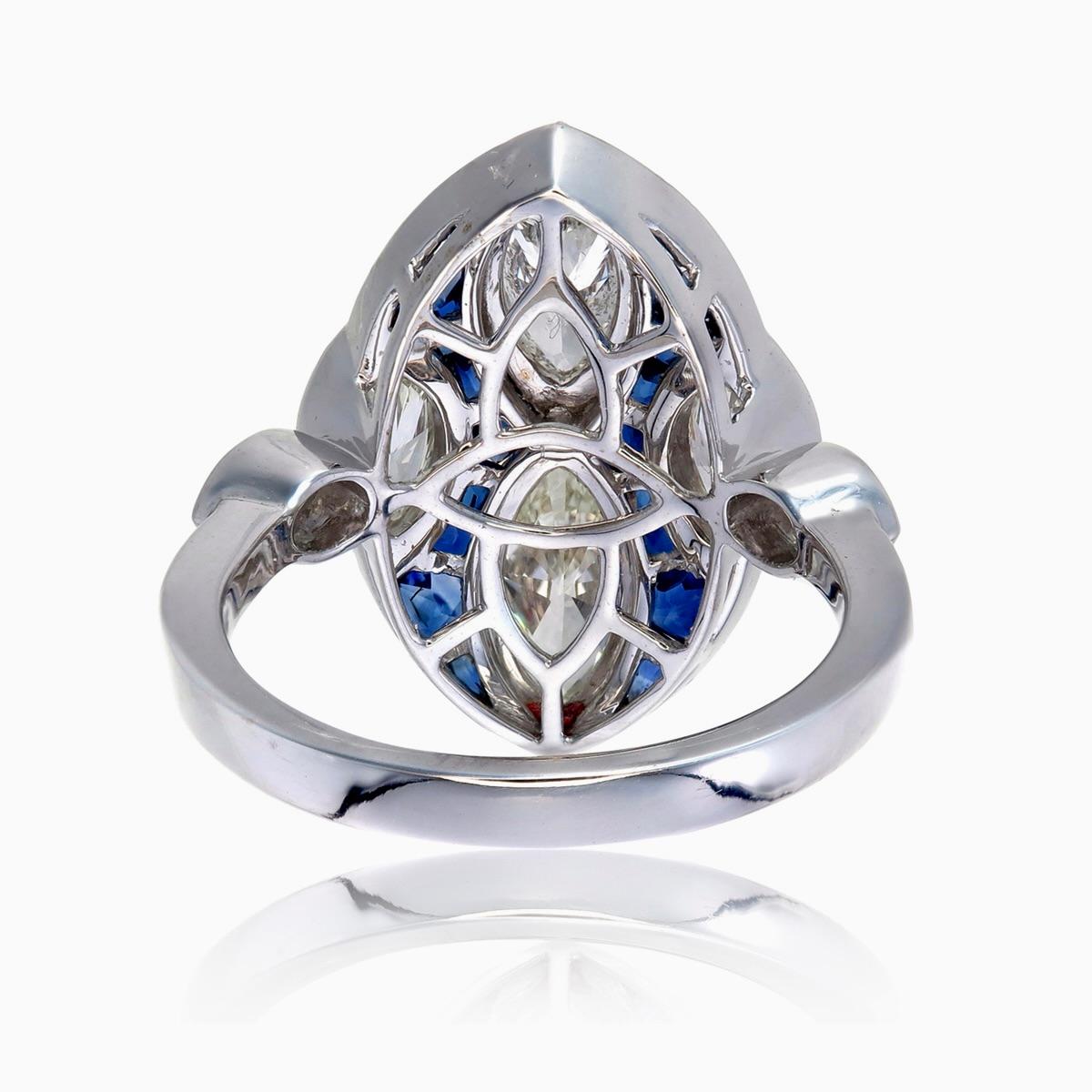 2.27 Carat Diamond and Blue Sapphire Ring in 18 Karat White Gold (Marquiseschliff) im Angebot