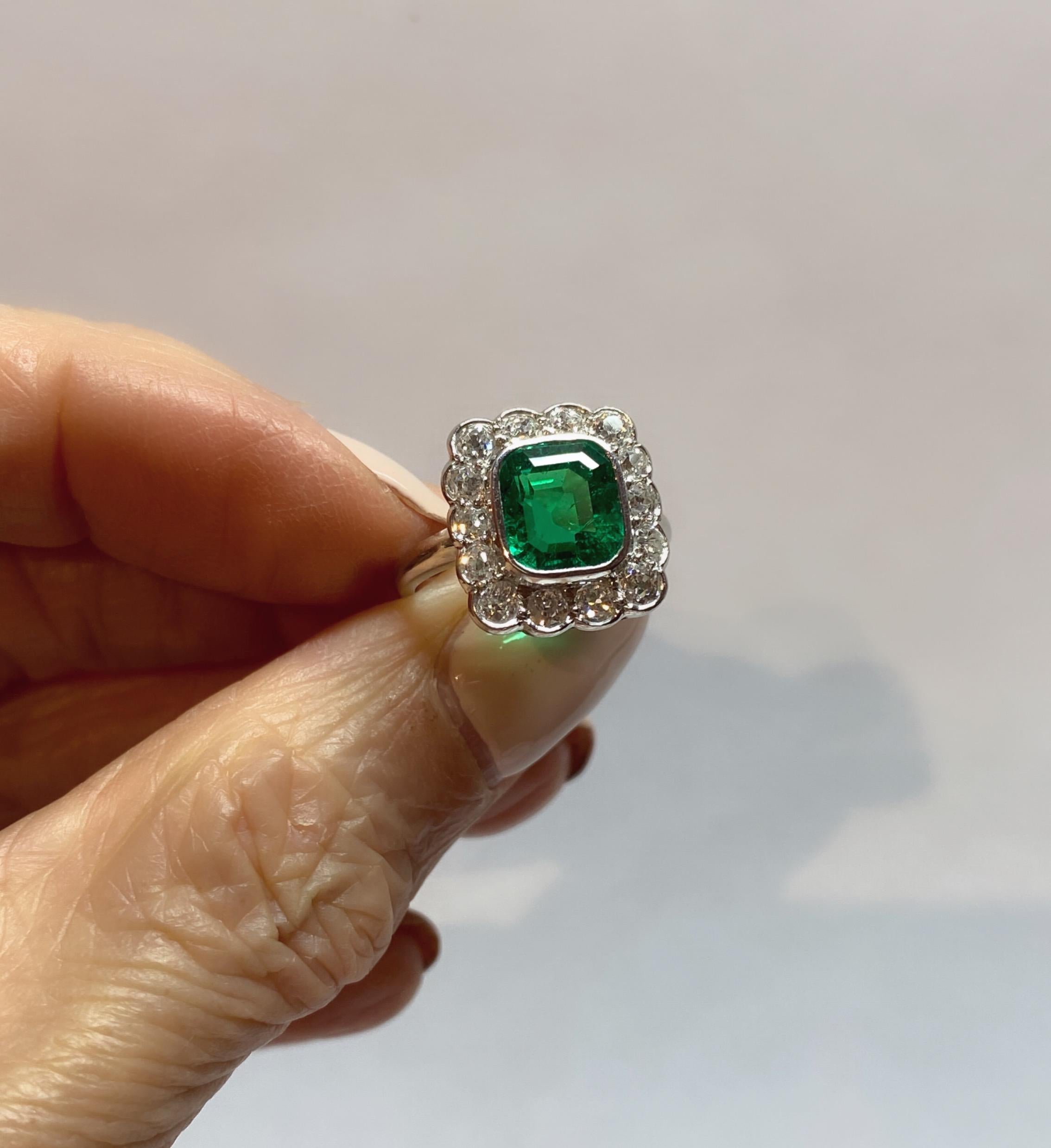 2.27 Carat GIA Certified Colombian Emerald and Diamond Platinum Ring For Sale 4