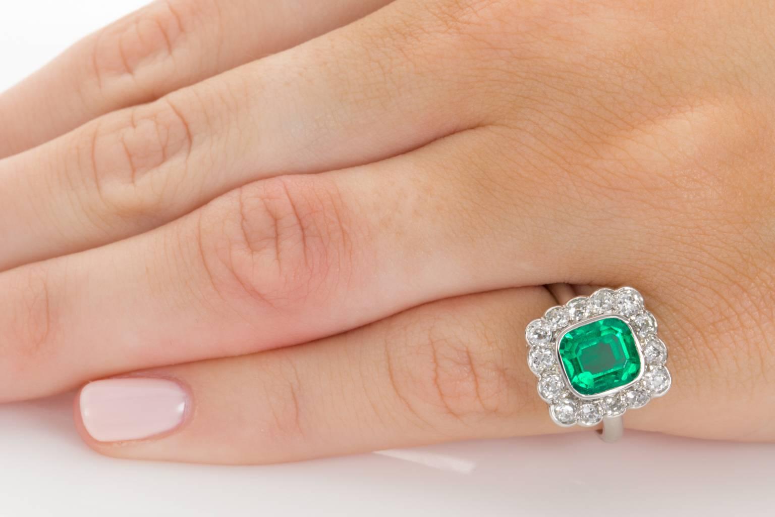 2.27 Carat GIA Certified Colombian Emerald and Diamond Platinum Ring For Sale 1