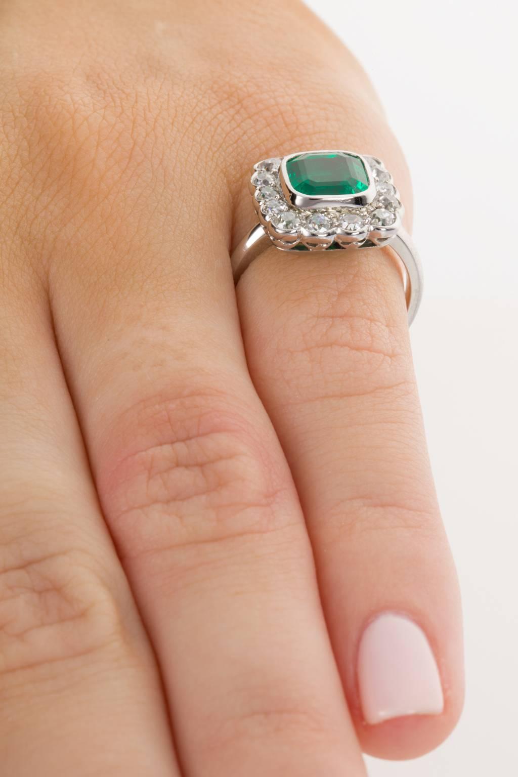 2.27 Carat GIA Certified Colombian Emerald and Diamond Platinum Ring For Sale 3