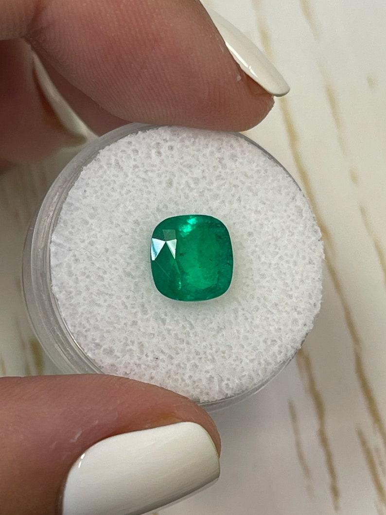 Smeraldo colombiano verde da 2,27 carati - Smeraldo autentico con taglio a cuscino Pietra di nascita di maggio In condizioni Nuovo in vendita a Jupiter, FL
