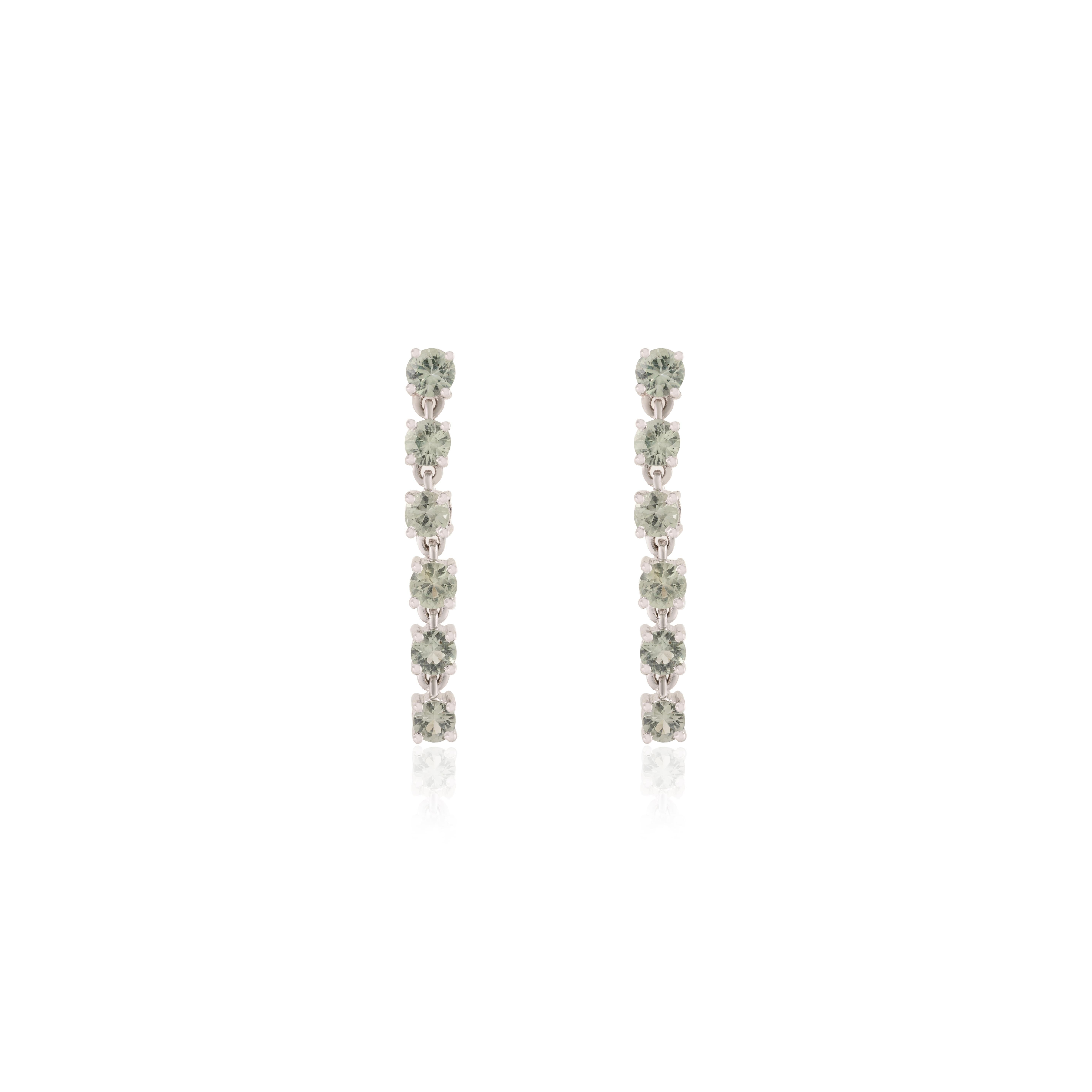 Orecchini pendenti da cocktail con zaffiro verde da 2,27 carati in oro 14 carati, per fare un figurone con il tuo look. Per dare un tocco di classe al tuo look, ti servono degli orecchini pendenti. Questi orecchini creano un look scintillante e