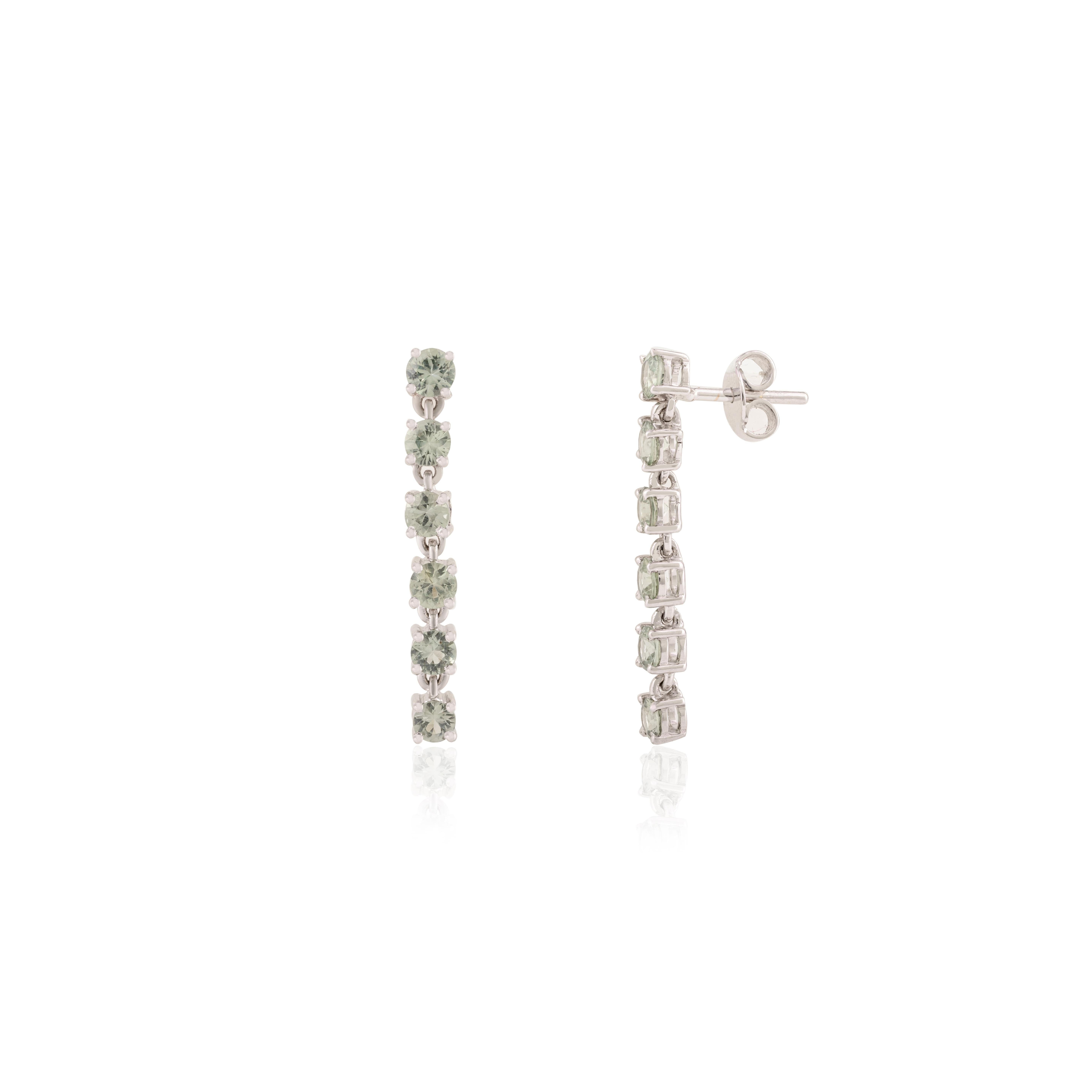 Art Nouveau Orecchini pendenti a forma di cocktail con zaffiro verde da 2,27 carati, in oro bianco massiccio 14k in vendita
